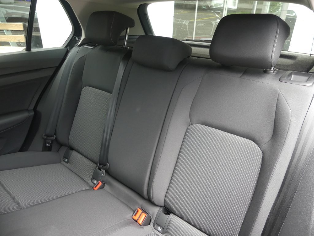 VW Golf 1.5 e TSI mHEV Value DSG-image-11
