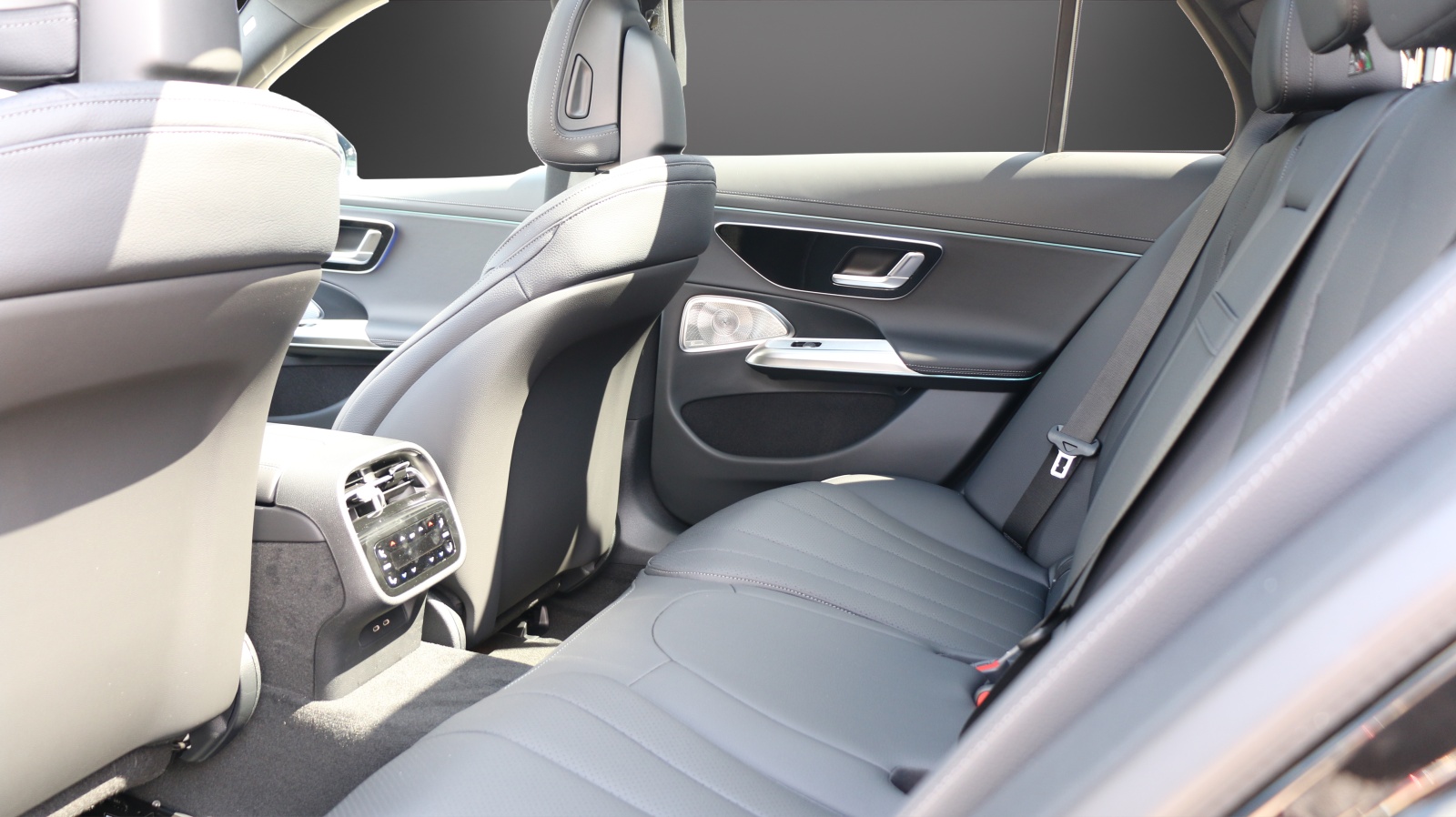 MERCEDES-BENZ E 220 d 4MATIC T-Modell "Swiss Star"-image-8
