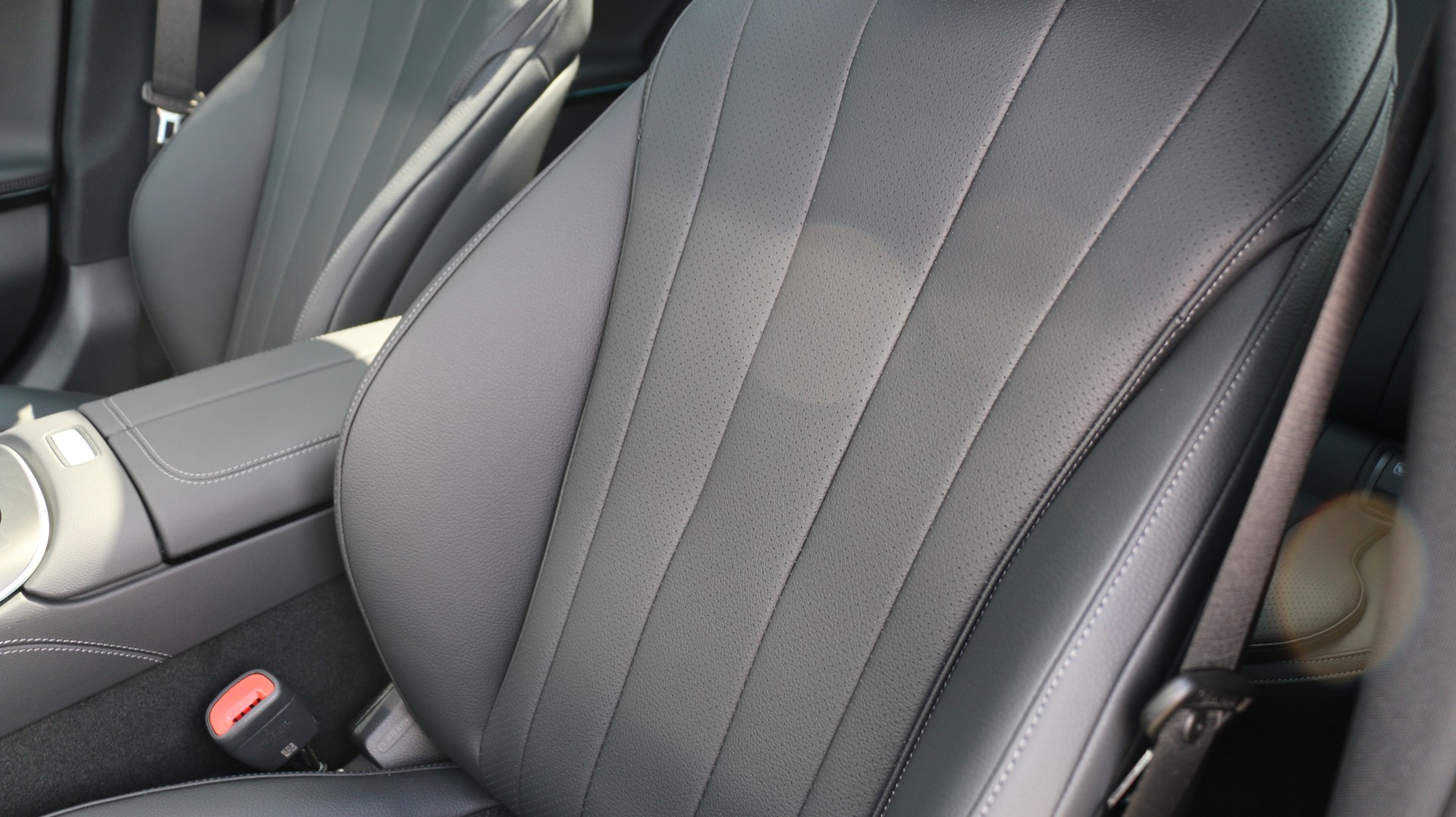MERCEDES-BENZ E 220 d 4MATIC T-Modell "Swiss Star"-image-7