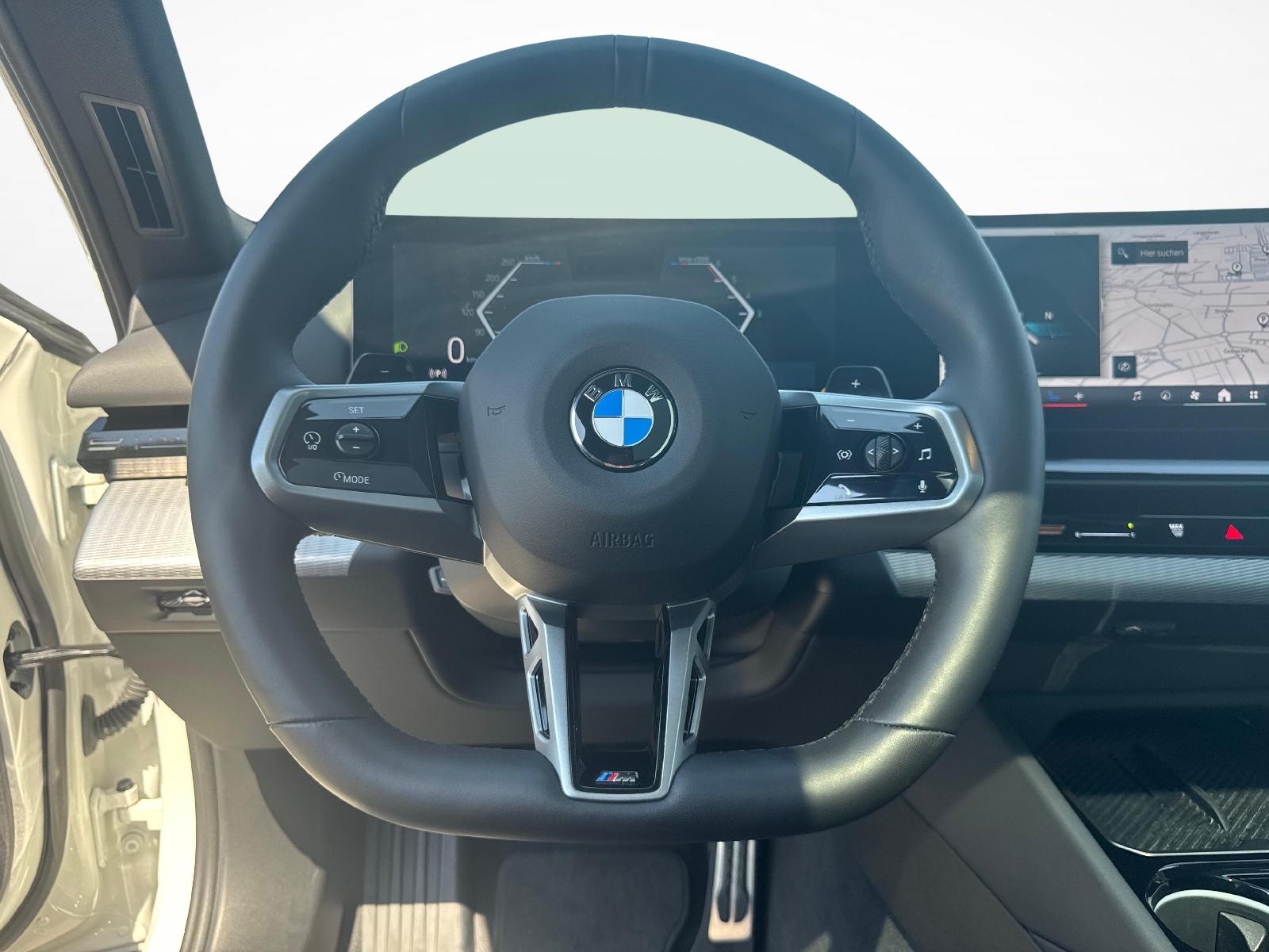 BMW 520d xDrive Touring-image-13