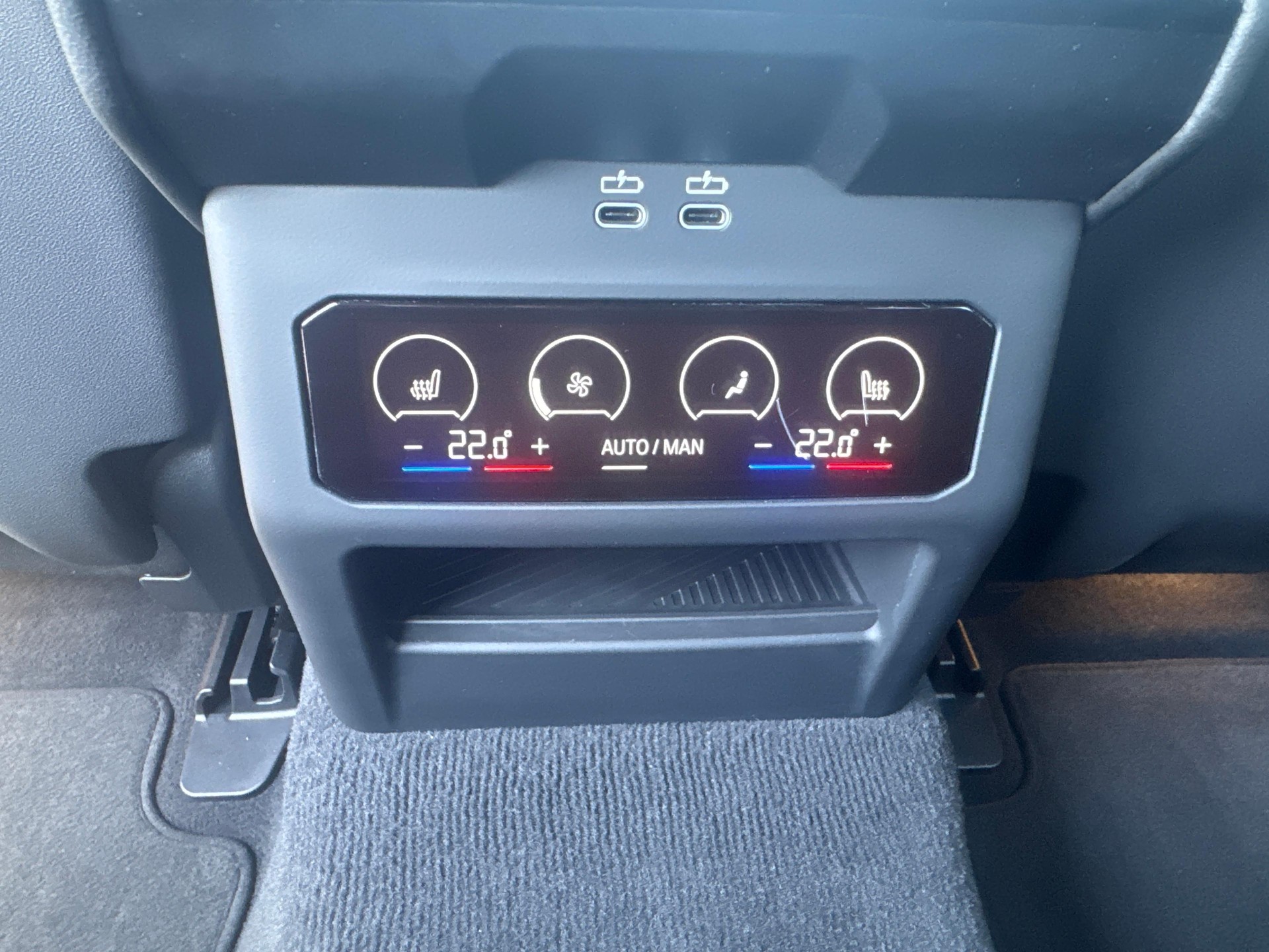 BMW 520d xDrive Touring-image-18