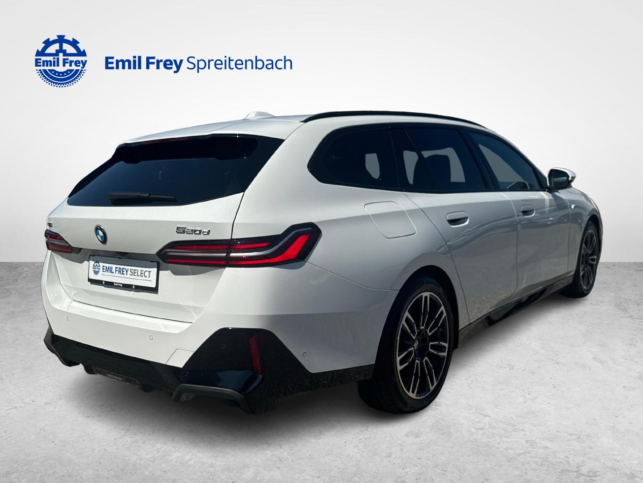 BMW 520d xDrive Touring-image-4