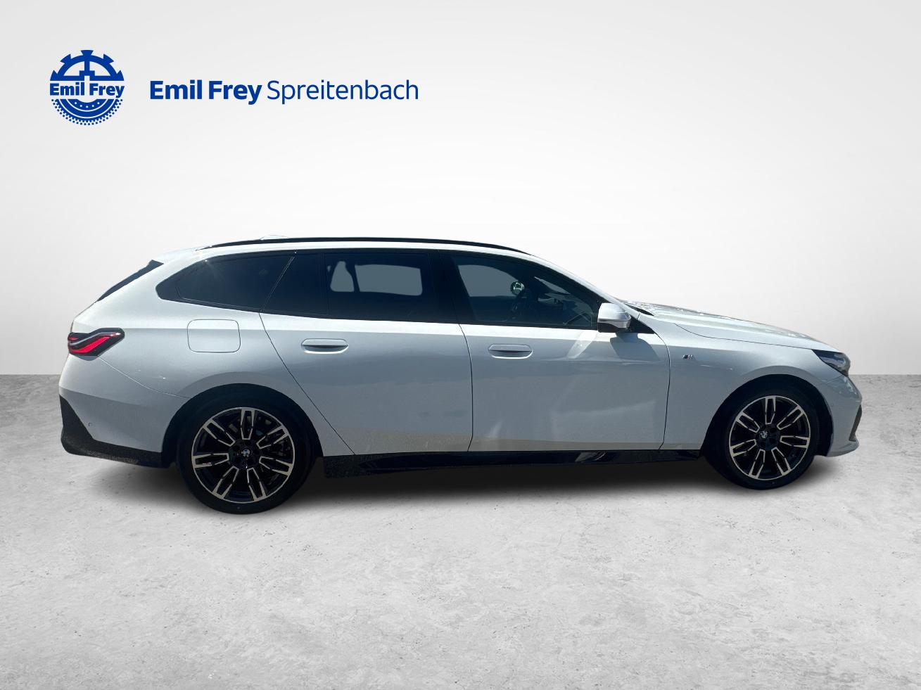 BMW 520d xDrive Touring-image-5
