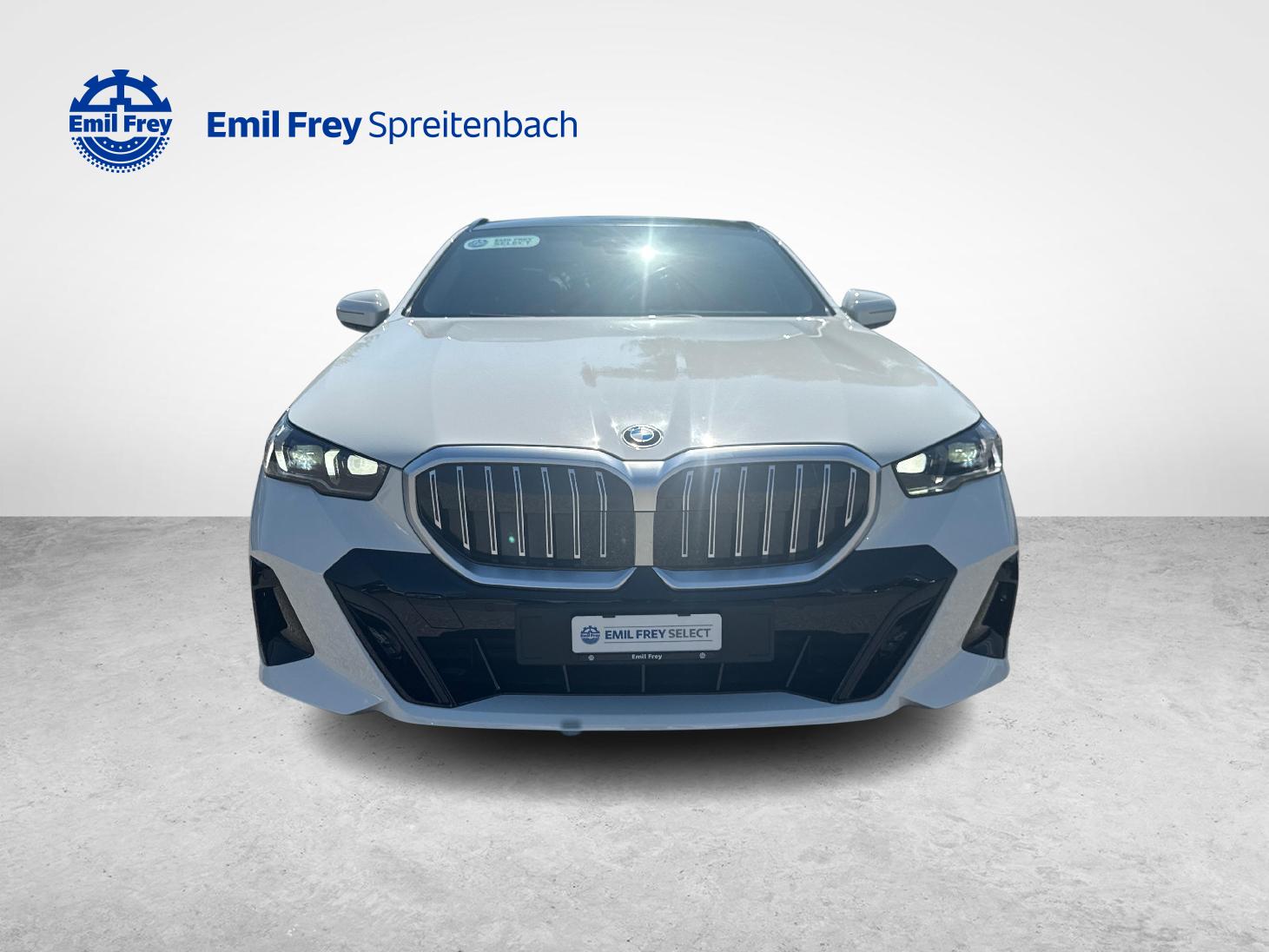 BMW 520d xDrive Touring-image-7