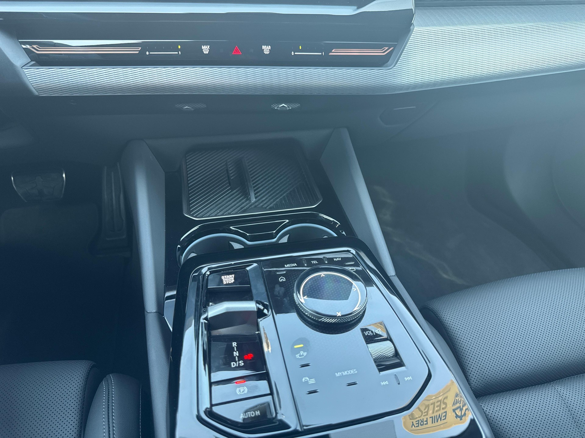 BMW 520d xDrive Touring-image-16