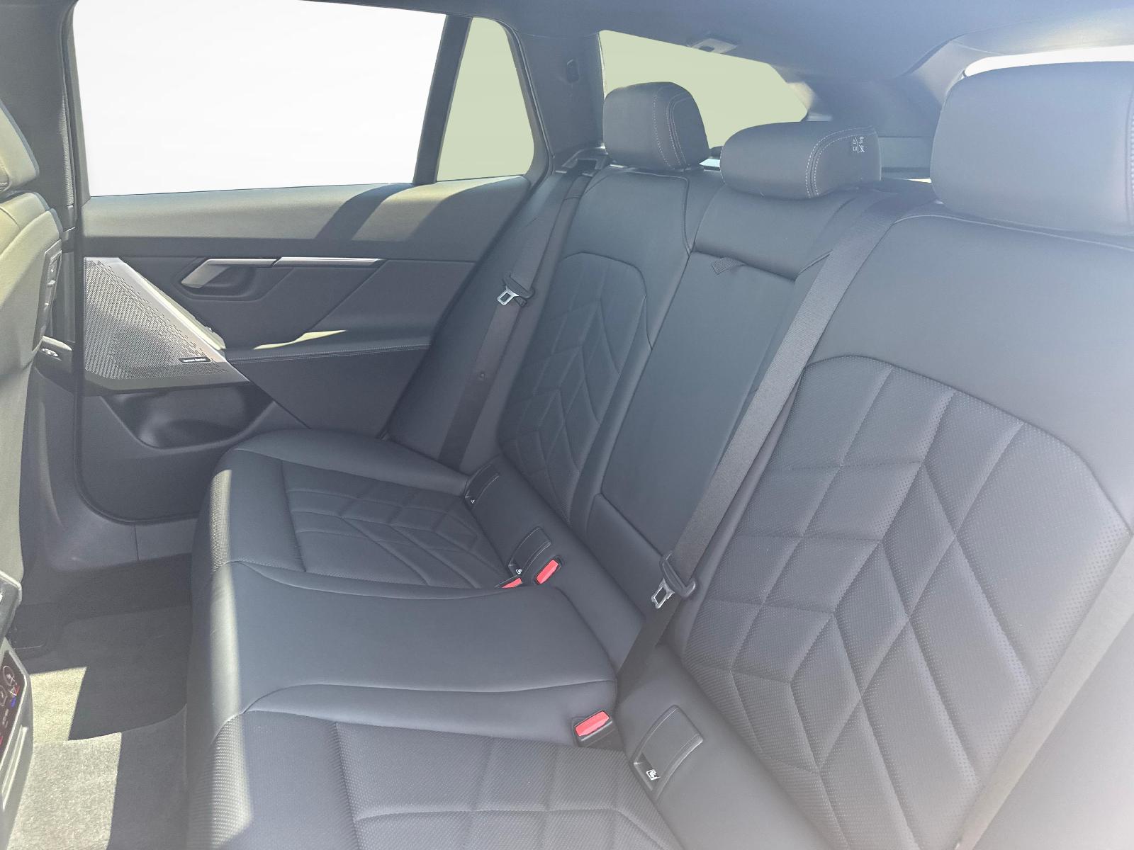 BMW 520d xDrive Touring-image-10