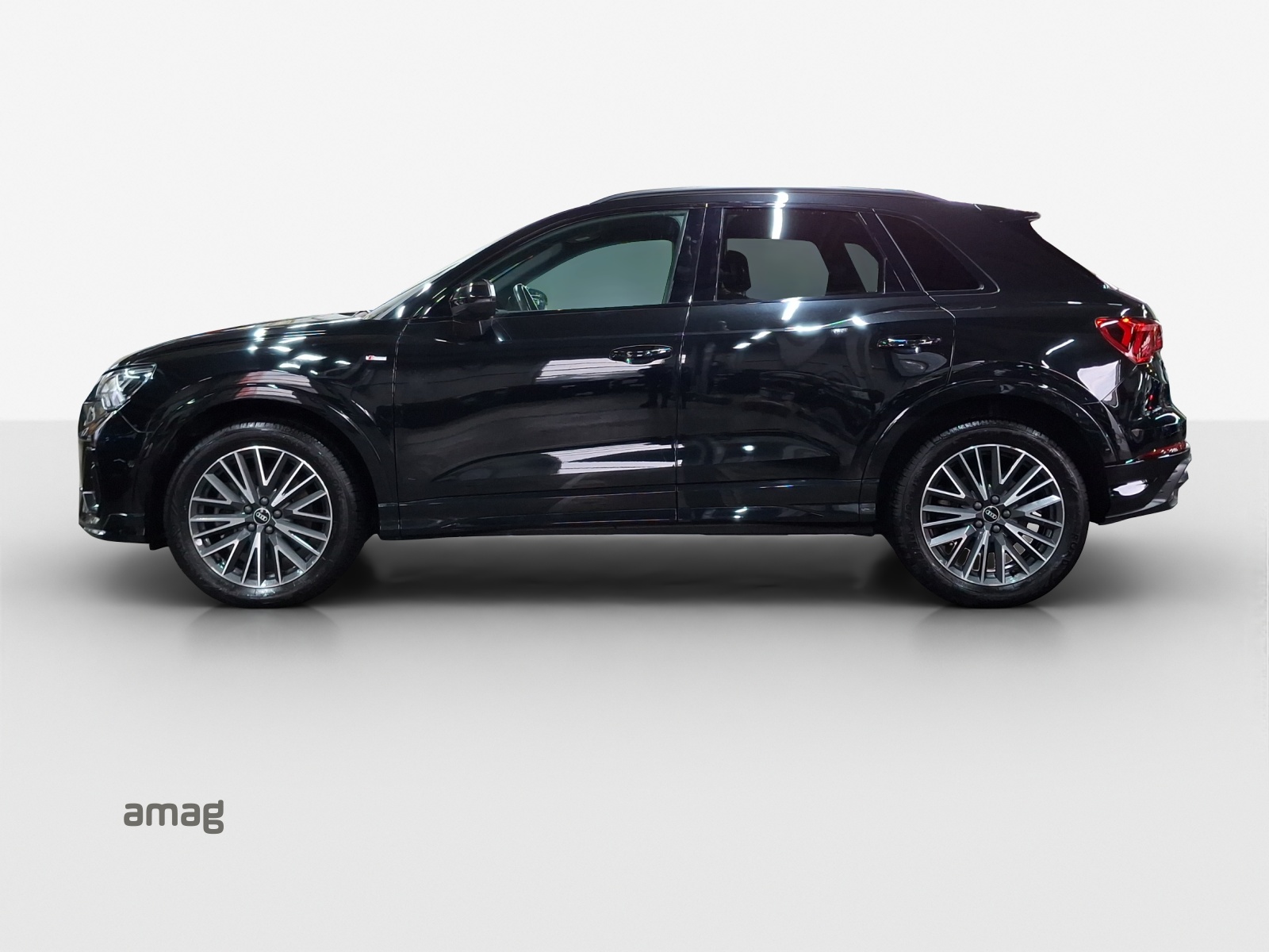AUDI Q3 40 TDI S line Attraction quattro S-tronic-image-1