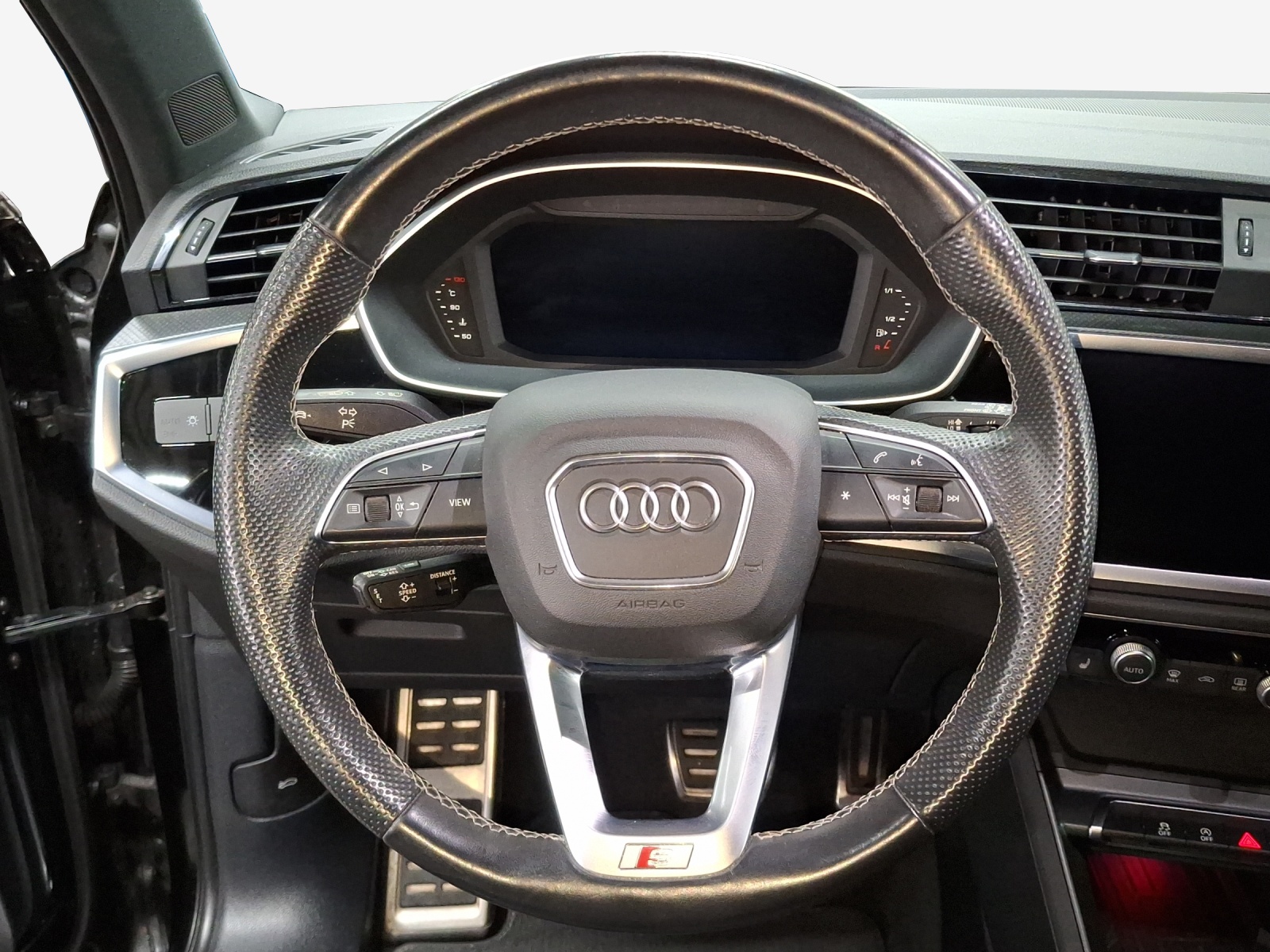 AUDI Q3 40 TDI S line Attraction quattro S-tronic-image-9
