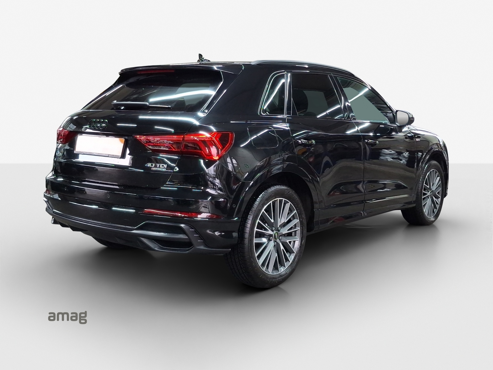 AUDI Q3 40 TDI S line Attraction quattro S-tronic-image-4