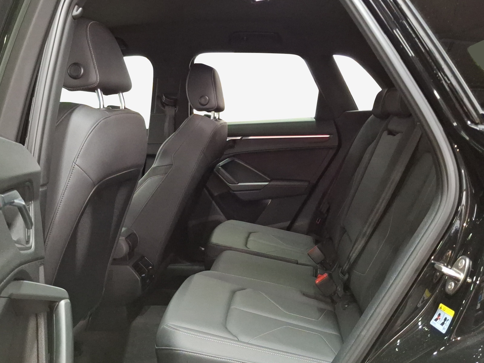 AUDI Q3 40 TDI S line Attraction quattro S-tronic-image-11