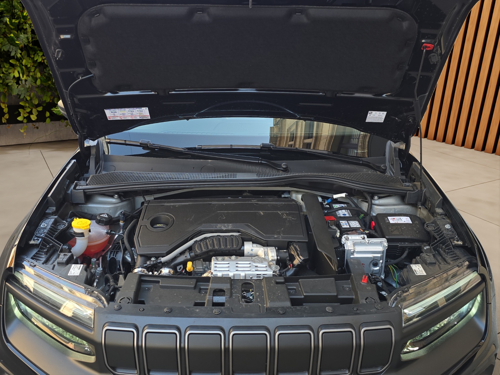 JEEP Avenger 1.2 Turbo MHEV Upland Plus 4xe-image-18