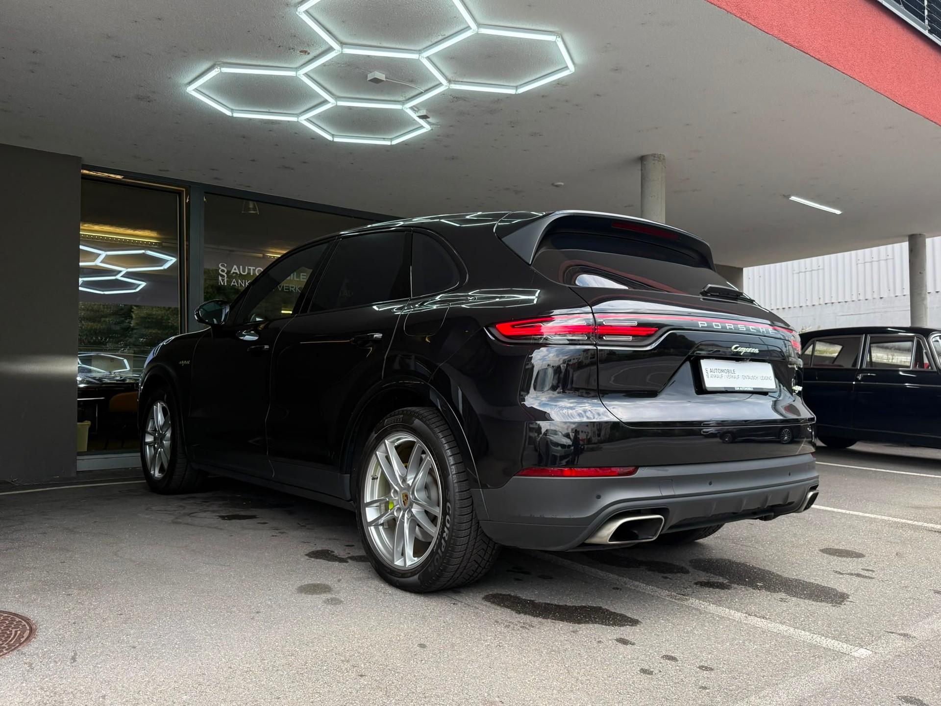PORSCHE Cayenne *PDLS* *360-Kamera* *Pano Dach* *Bose Sound* E-Hybrid-image-10