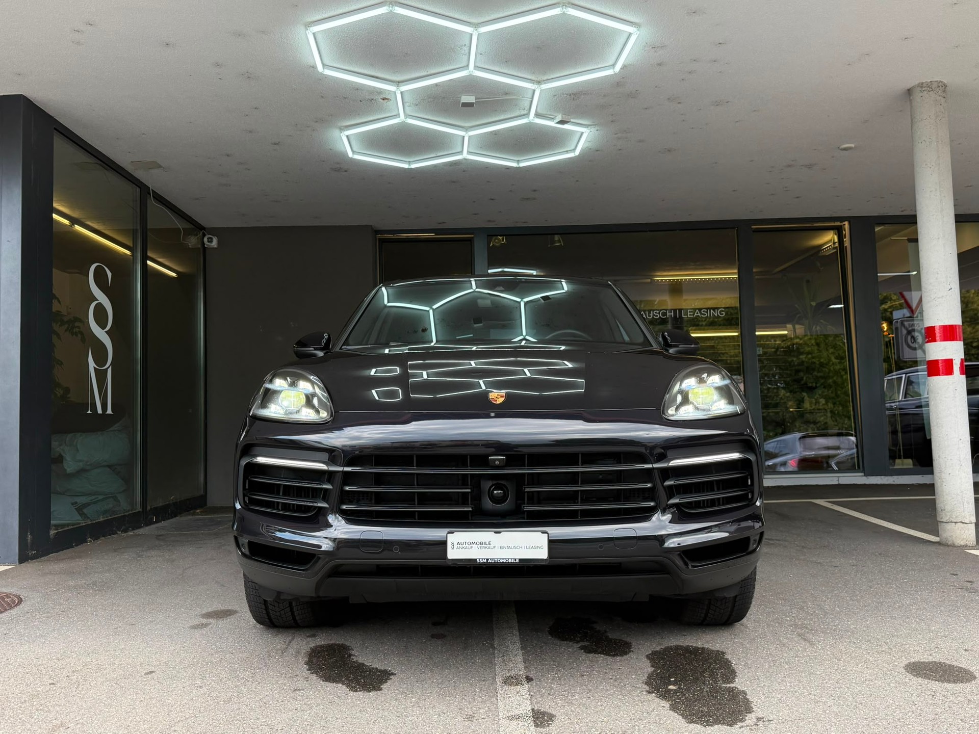 PORSCHE Cayenne *PDLS* *360-Kamera* *Pano Dach* *Bose Sound* E-Hybrid-image-1