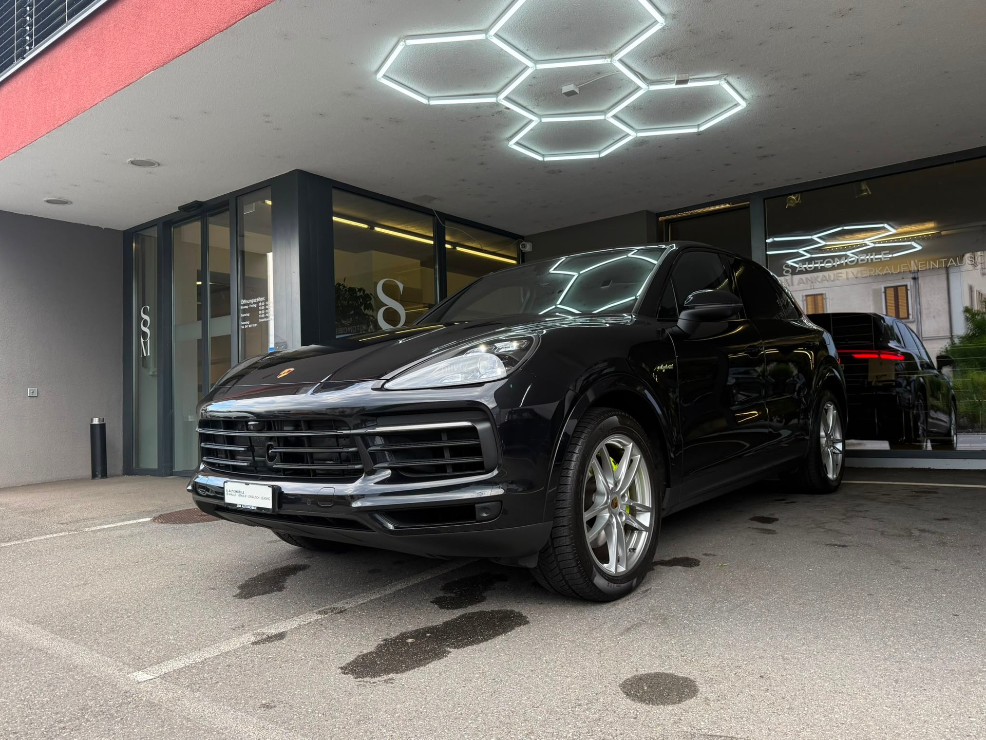 PORSCHE Cayenne *PDLS* *360-Kamera* *Pano Dach* *Bose Sound* E-Hybrid-image-0