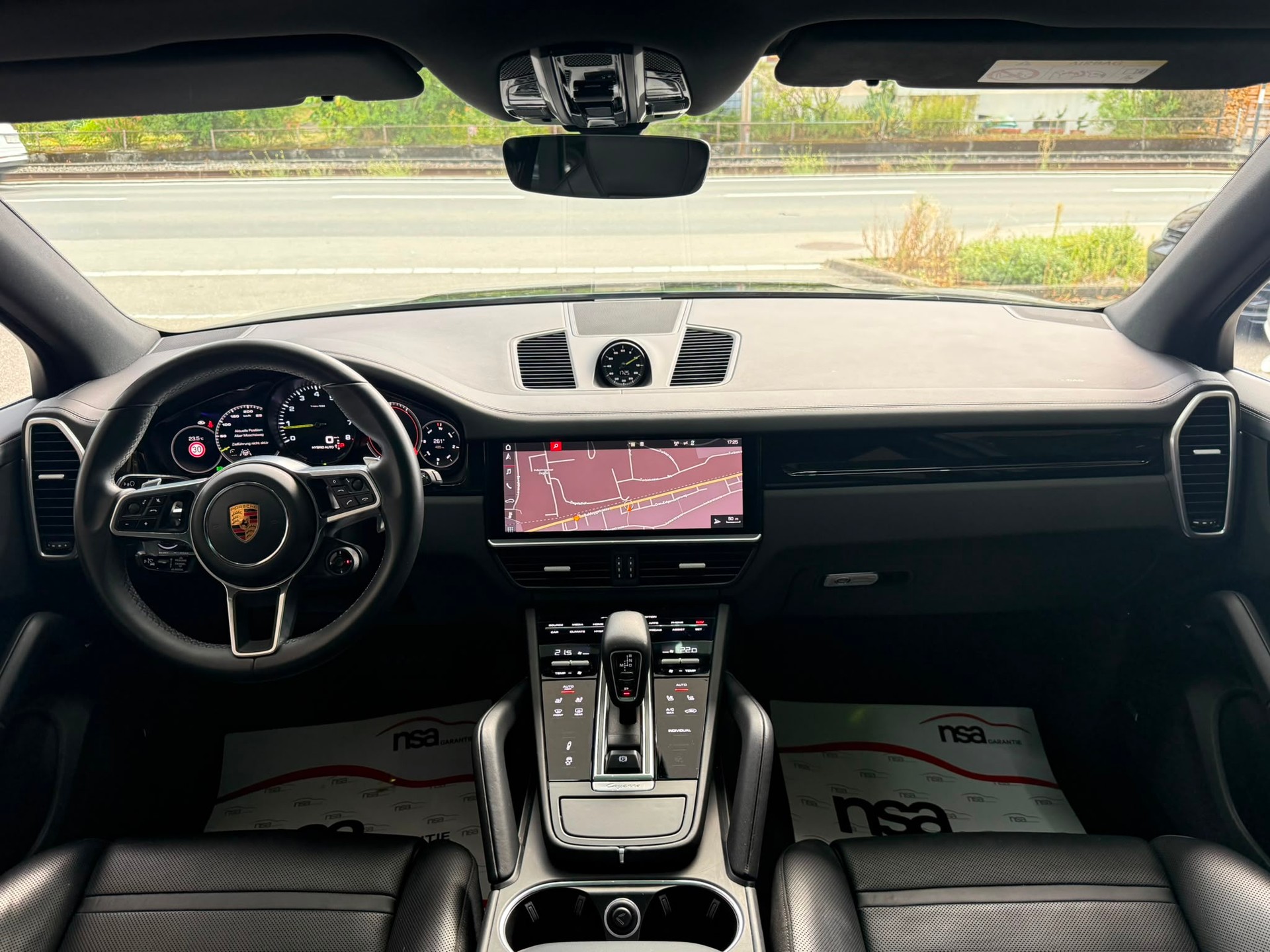 PORSCHE Cayenne *PDLS* *360-Kamera* *Pano Dach* *Bose Sound* E-Hybrid-image-21