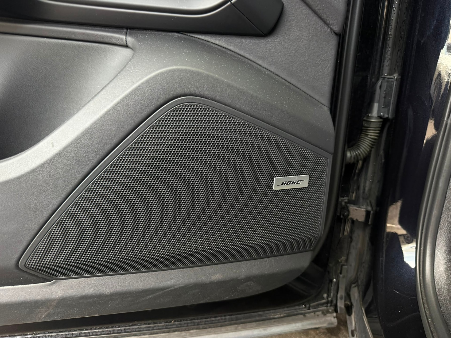 PORSCHE Cayenne *PDLS* *360-Kamera* *Pano Dach* *Bose Sound* E-Hybrid-image-30