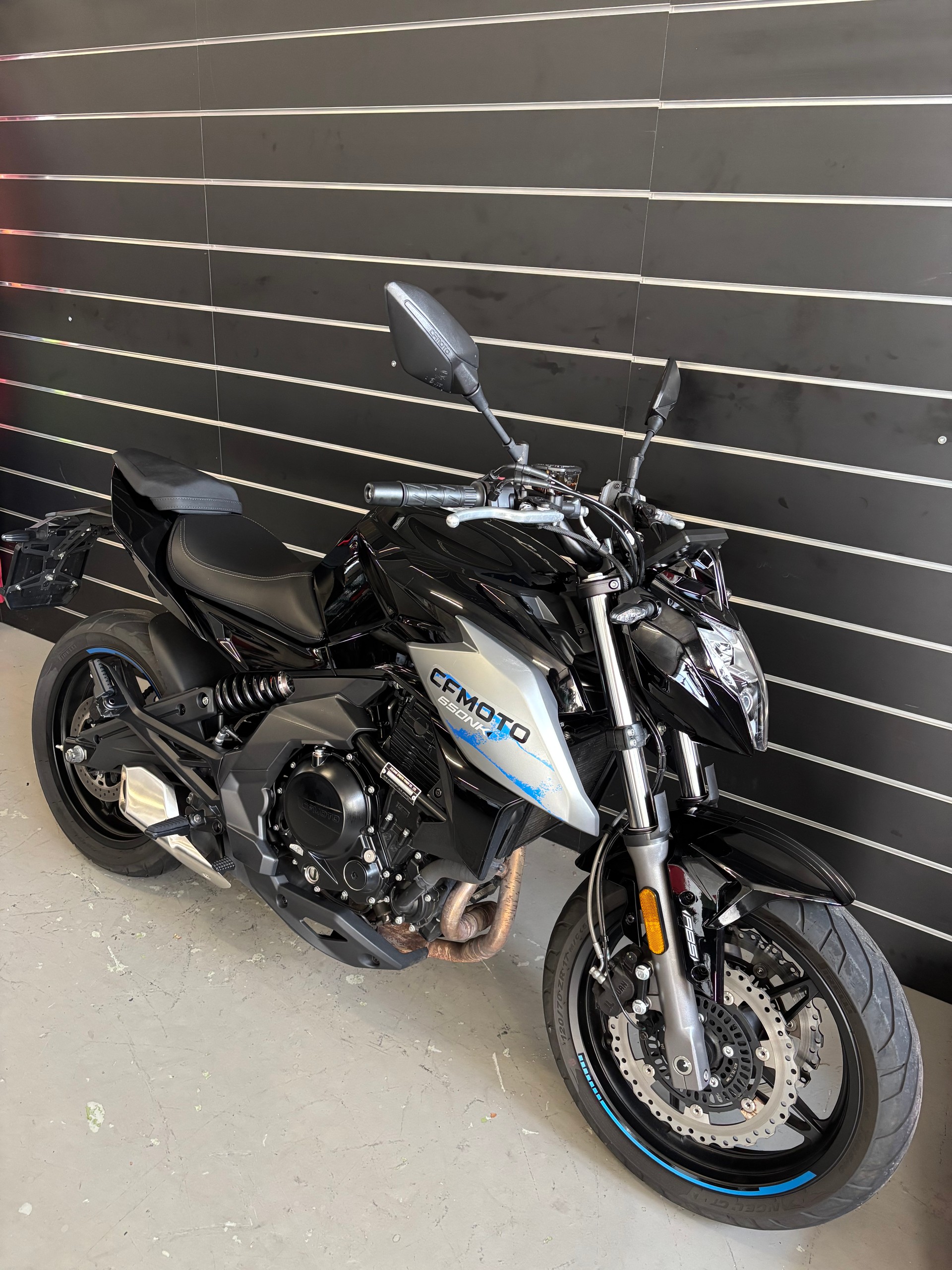 CF MOTO 650NK-showroom-element-2
