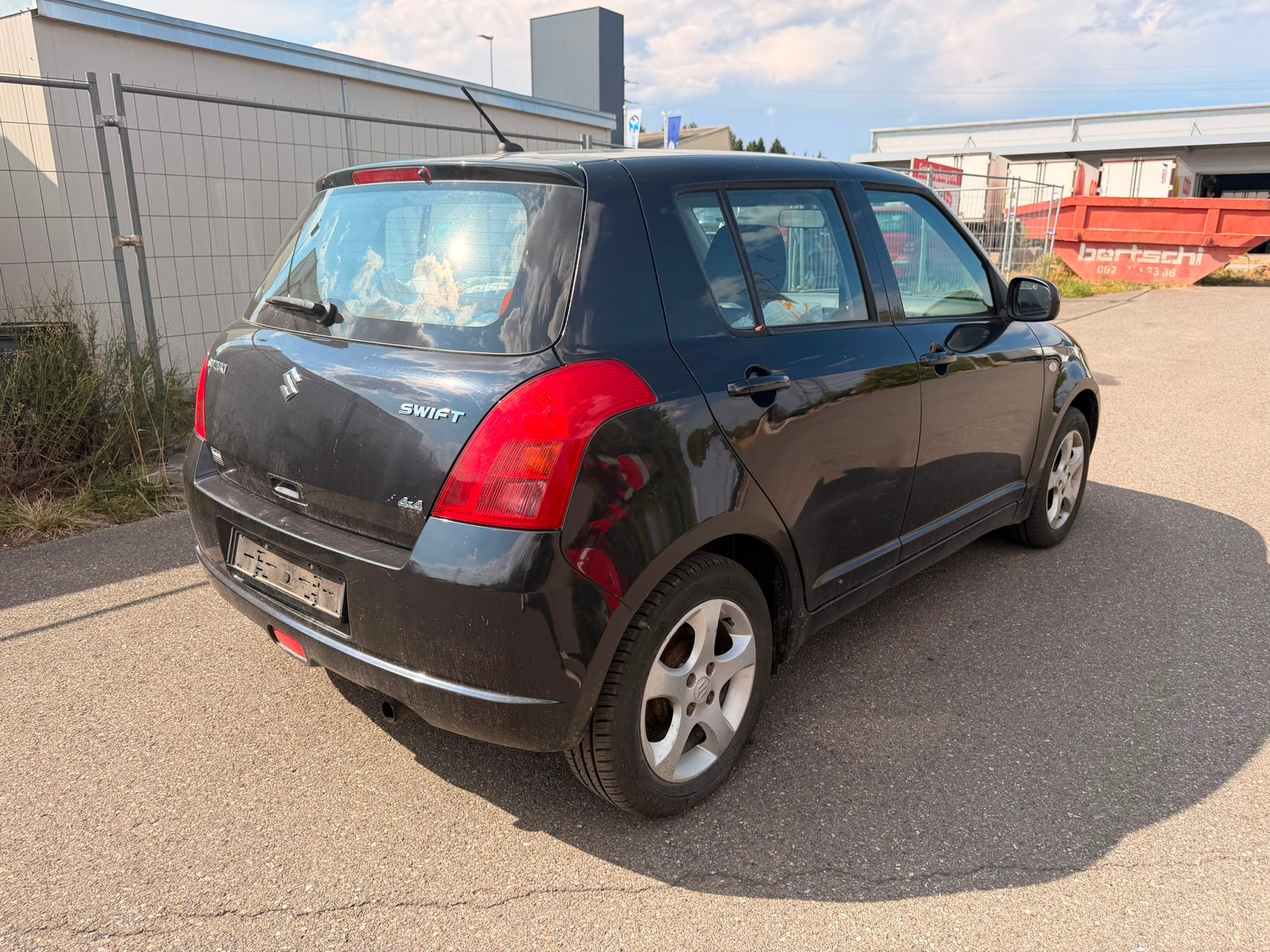 SUZUKI Swift 1.3i 16V GL Top 4x4-image-2