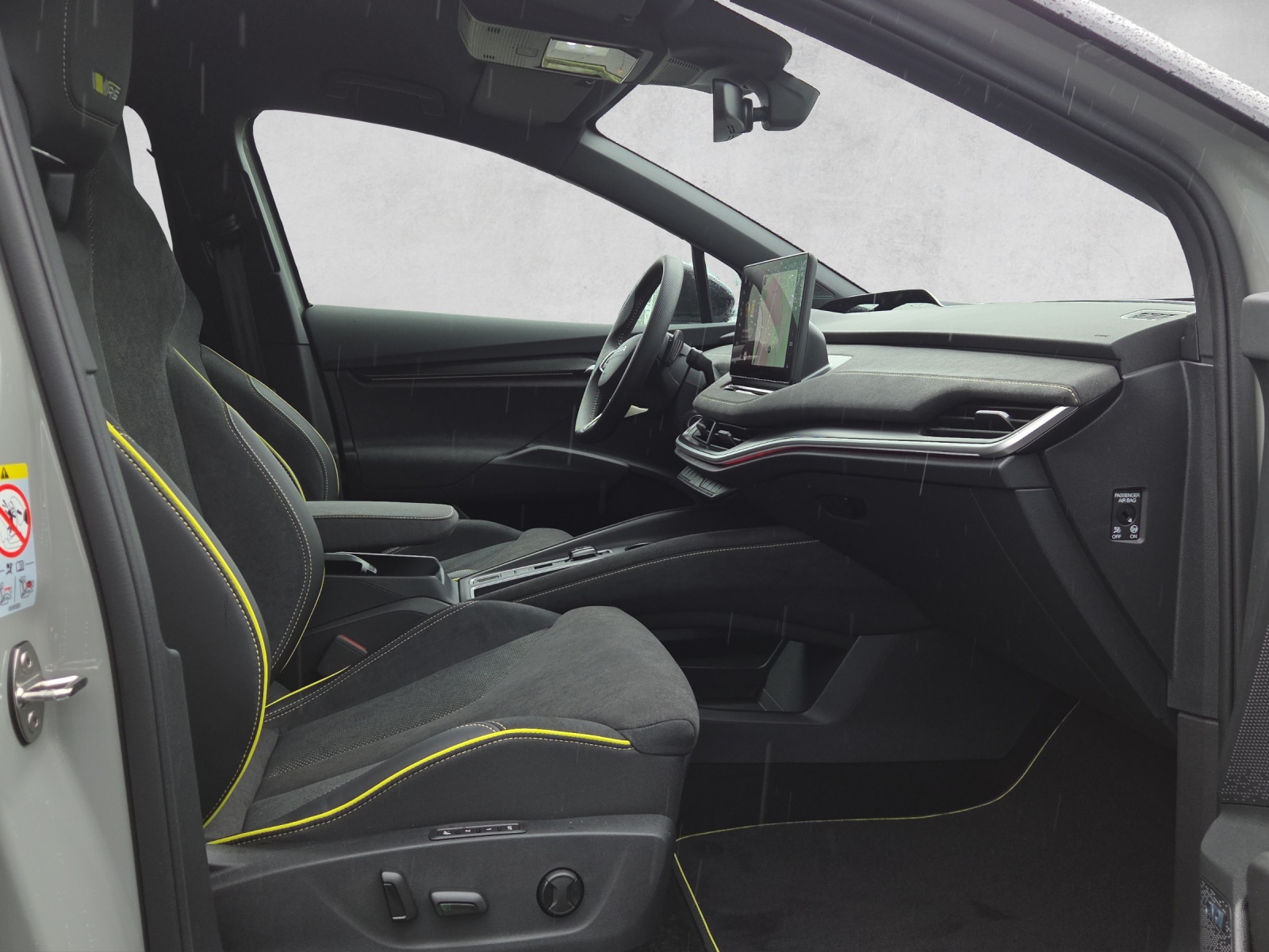 SKODA Elroq RS 4x4-image-12