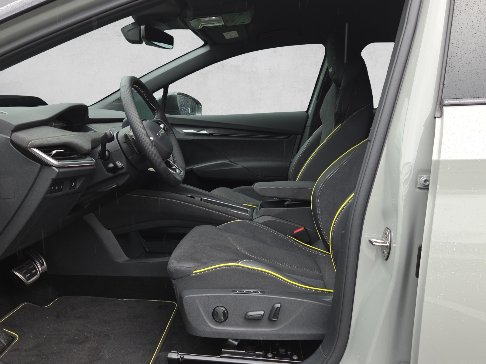 SKODA Elroq RS 4x4-image-8