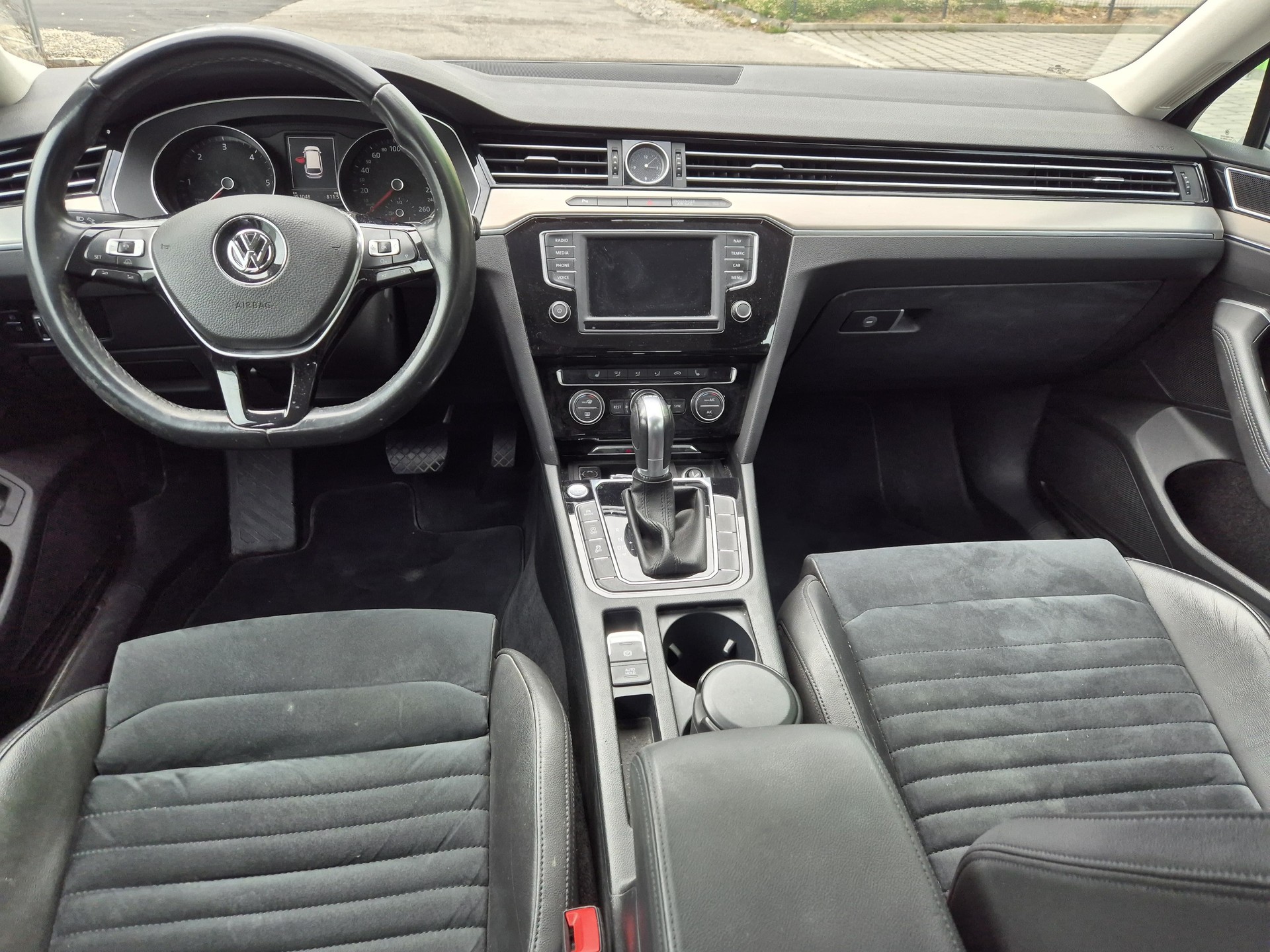 VW Passat Variant 2.0 TDI BMT High. DSG 4Motion-image-7