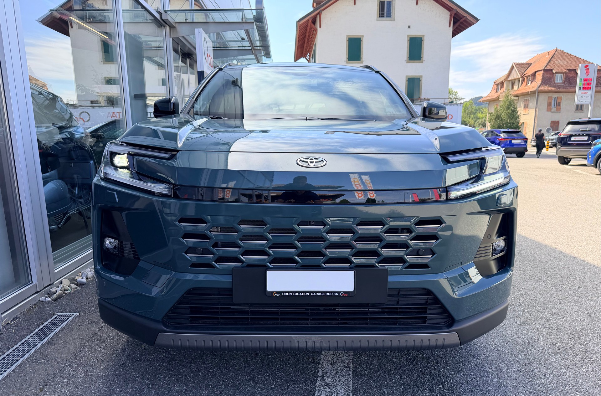 TOYOTA RAV-4 2.5 HSD Premium e-CVT AWD-image-1
