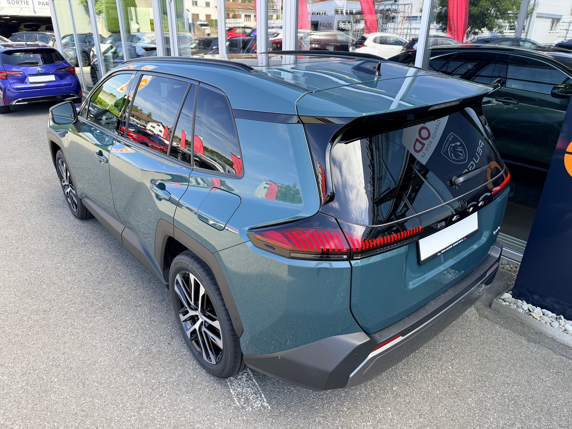 TOYOTA RAV-4 2.5 HSD Premium e-CVT AWD-image-10