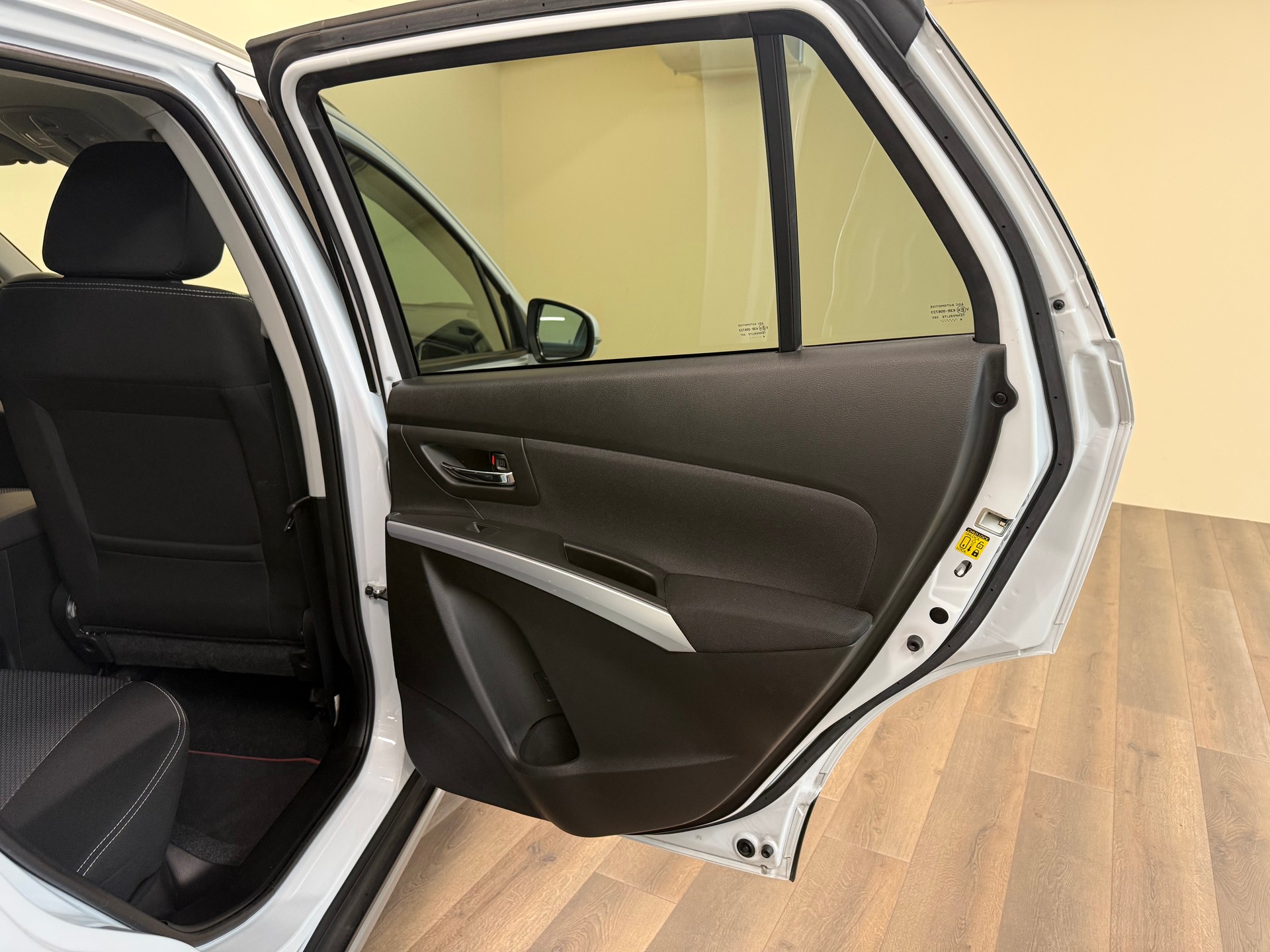 SUZUKI SX4 S-Cross 1.6 16V PizSulai 4WD-image-25