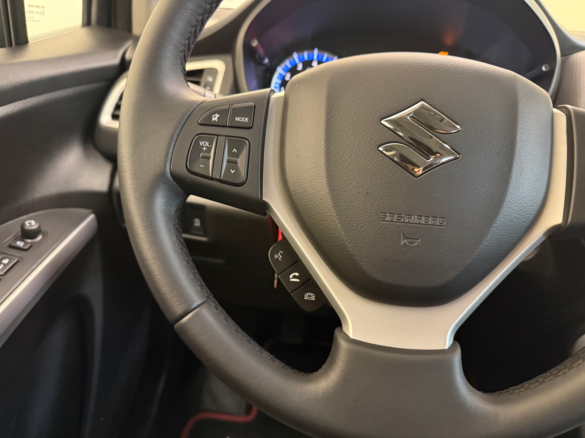 SUZUKI SX4 S-Cross 1.6 16V PizSulai 4WD-image-16