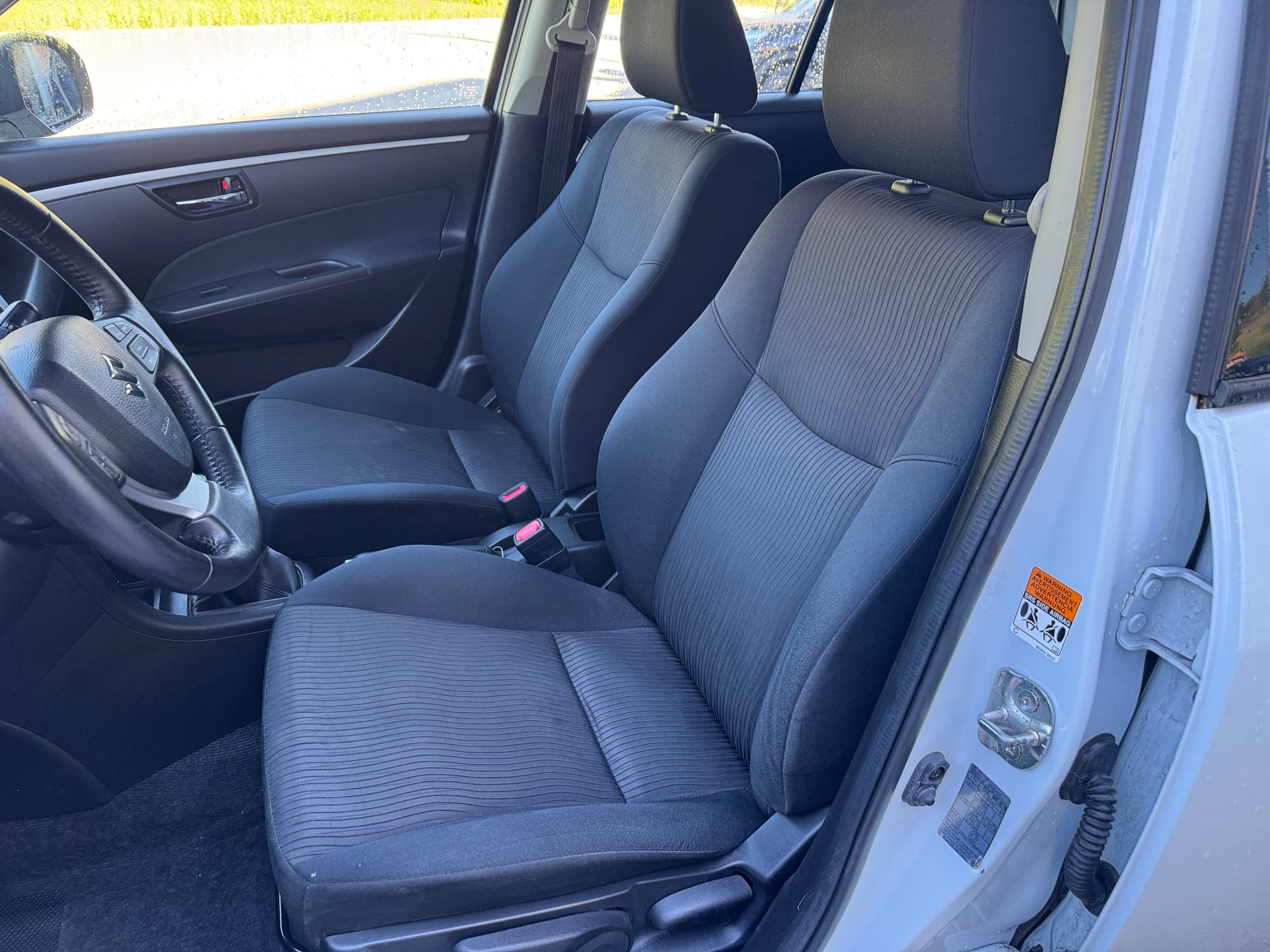 SUZUKI Swift 1.2i 16V GL Top 4x4-image-9