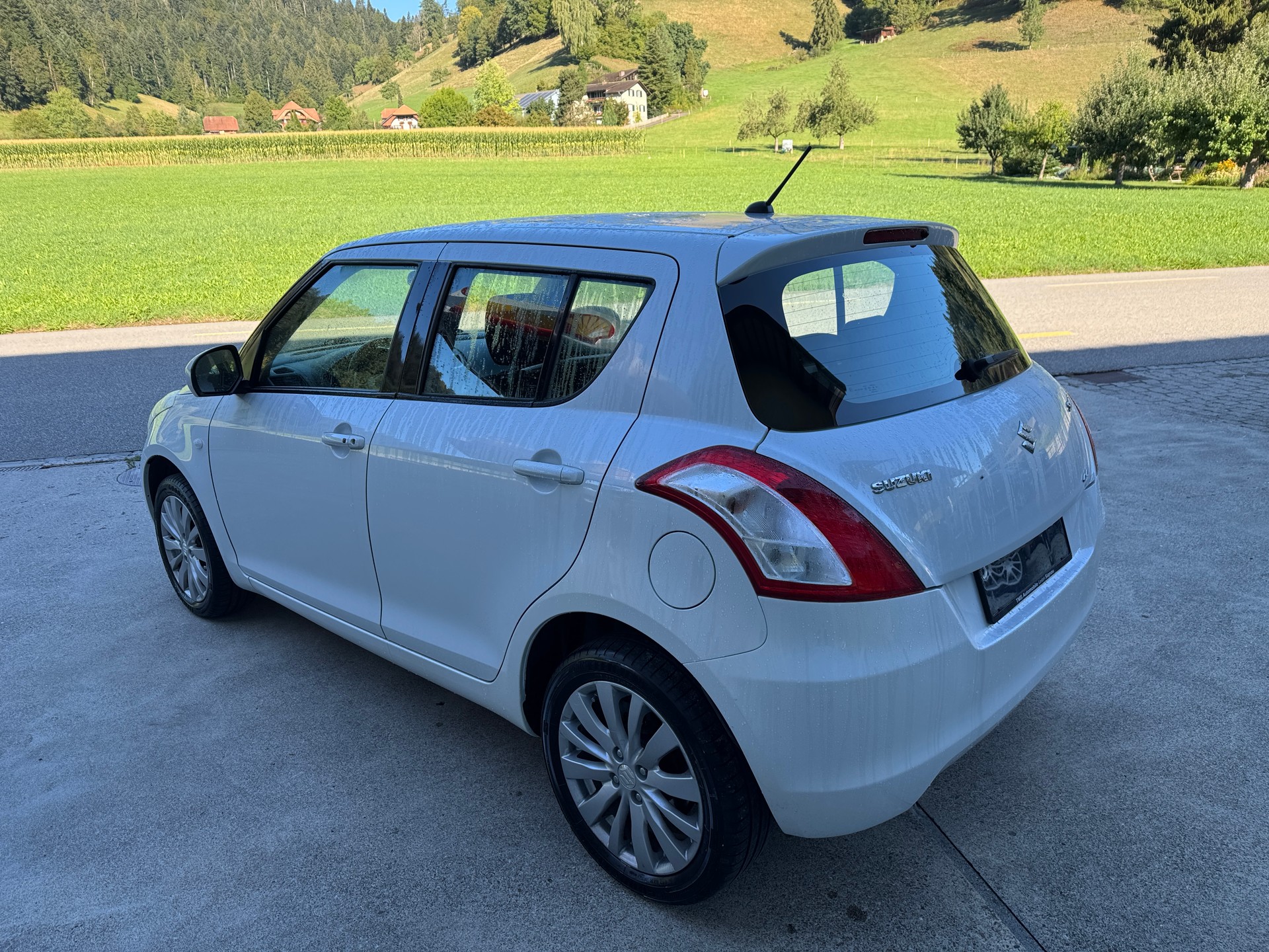 SUZUKI Swift 1.2i 16V GL Top 4x4-image-3