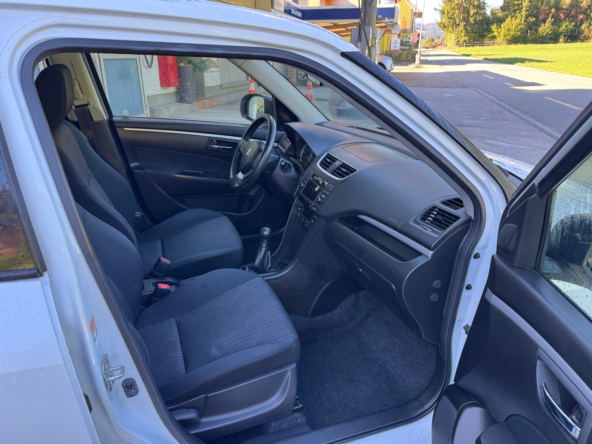 SUZUKI Swift 1.2i 16V GL Top 4x4-image-5
