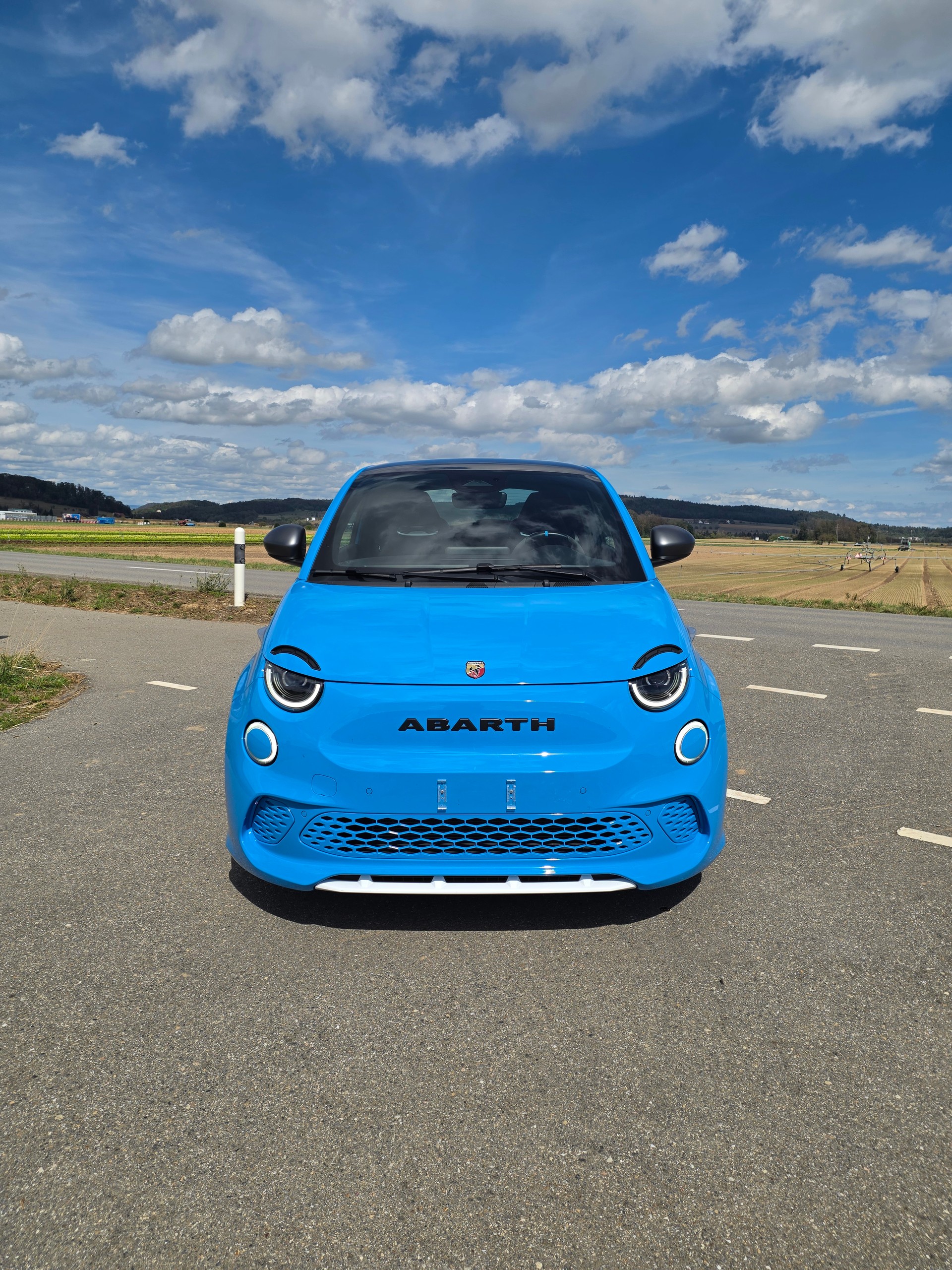 FIAT Abarth 500e Turismo-image-2