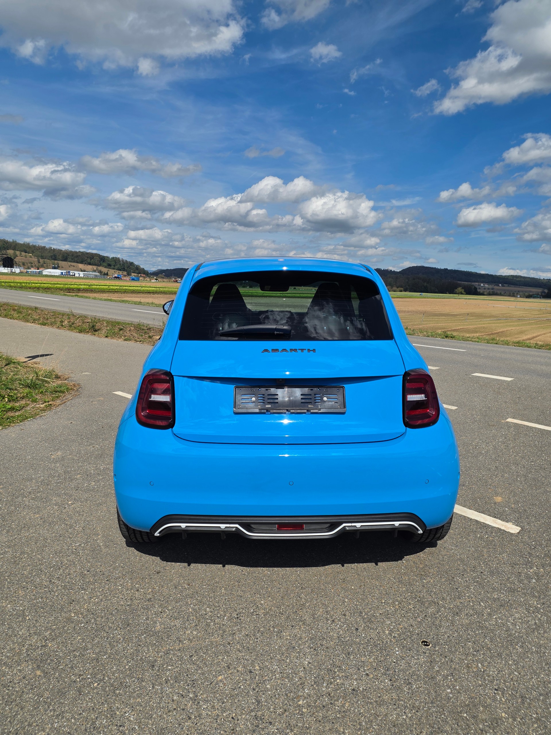 FIAT Abarth 500e Turismo-image-4