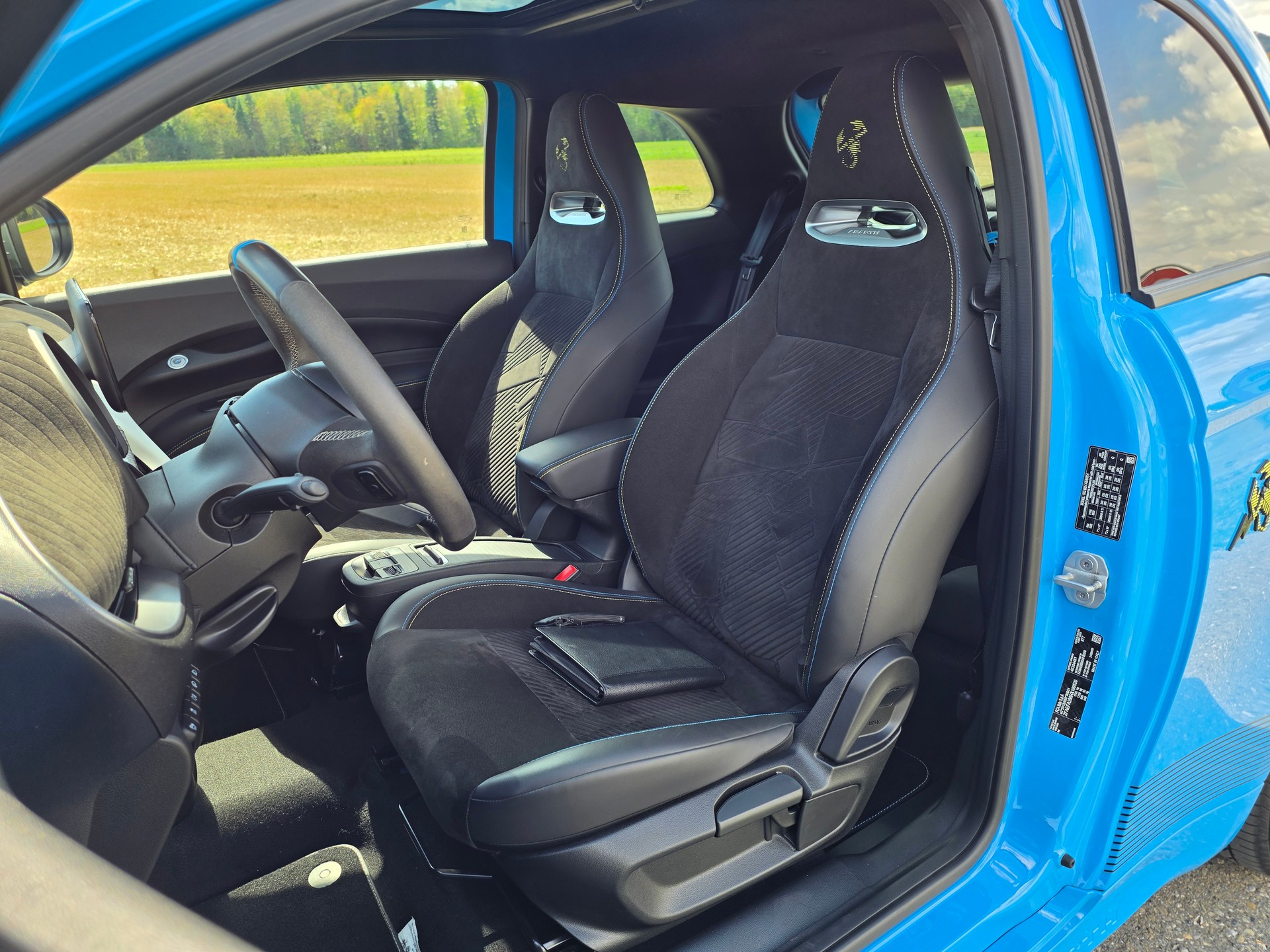 FIAT Abarth 500e Turismo-image-10