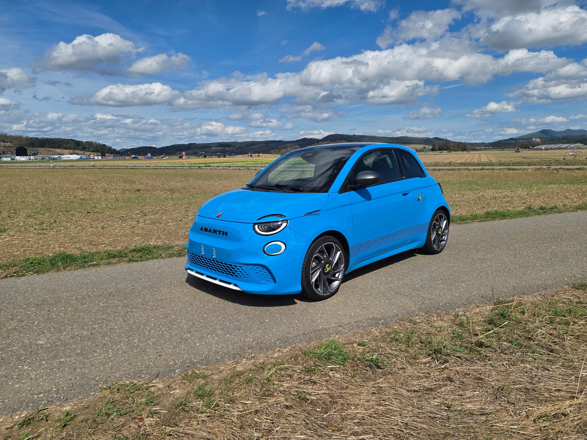 FIAT Abarth 500e Turismo-image-8