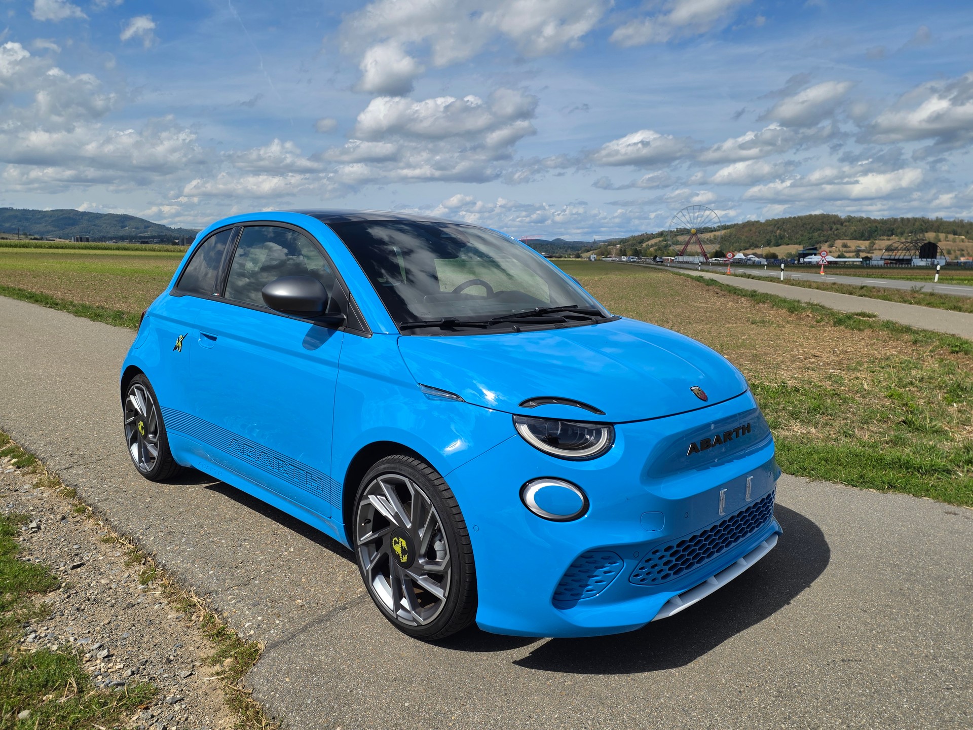 FIAT Abarth 500e Turismo-image-0
