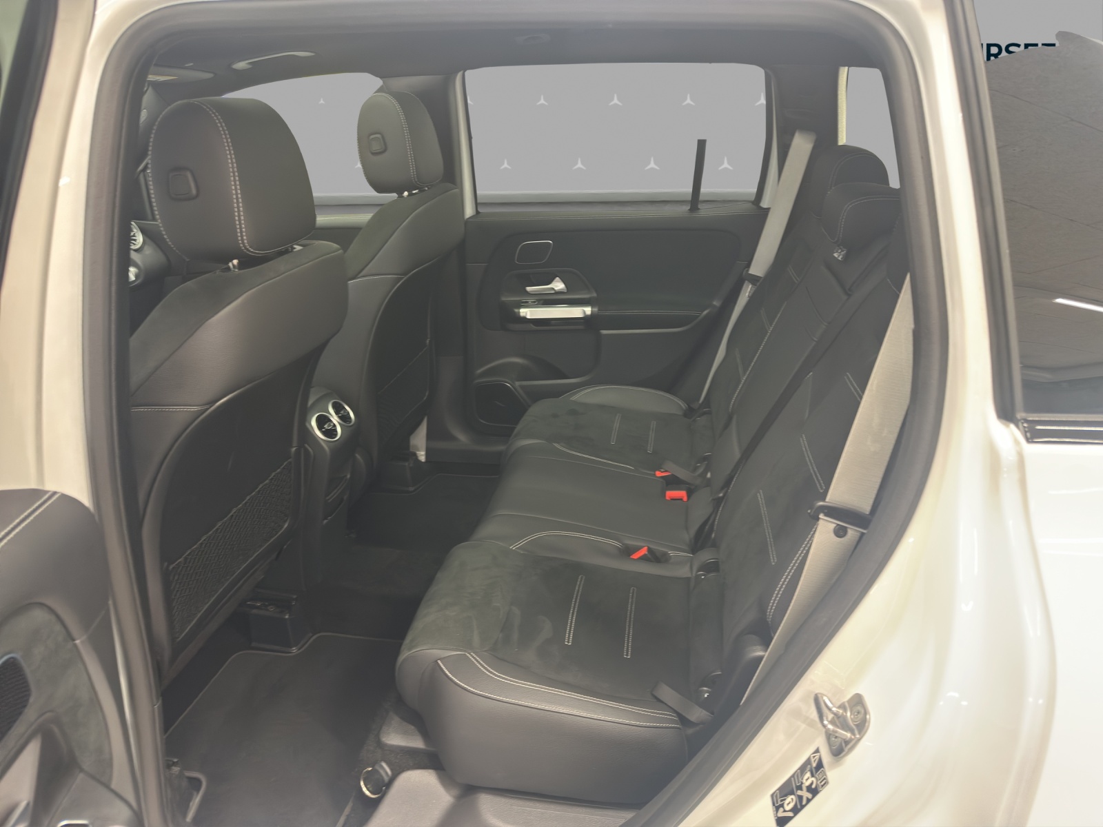 MERCEDES-BENZ GLB 250 4Matic 8G-Tronic-image-13
