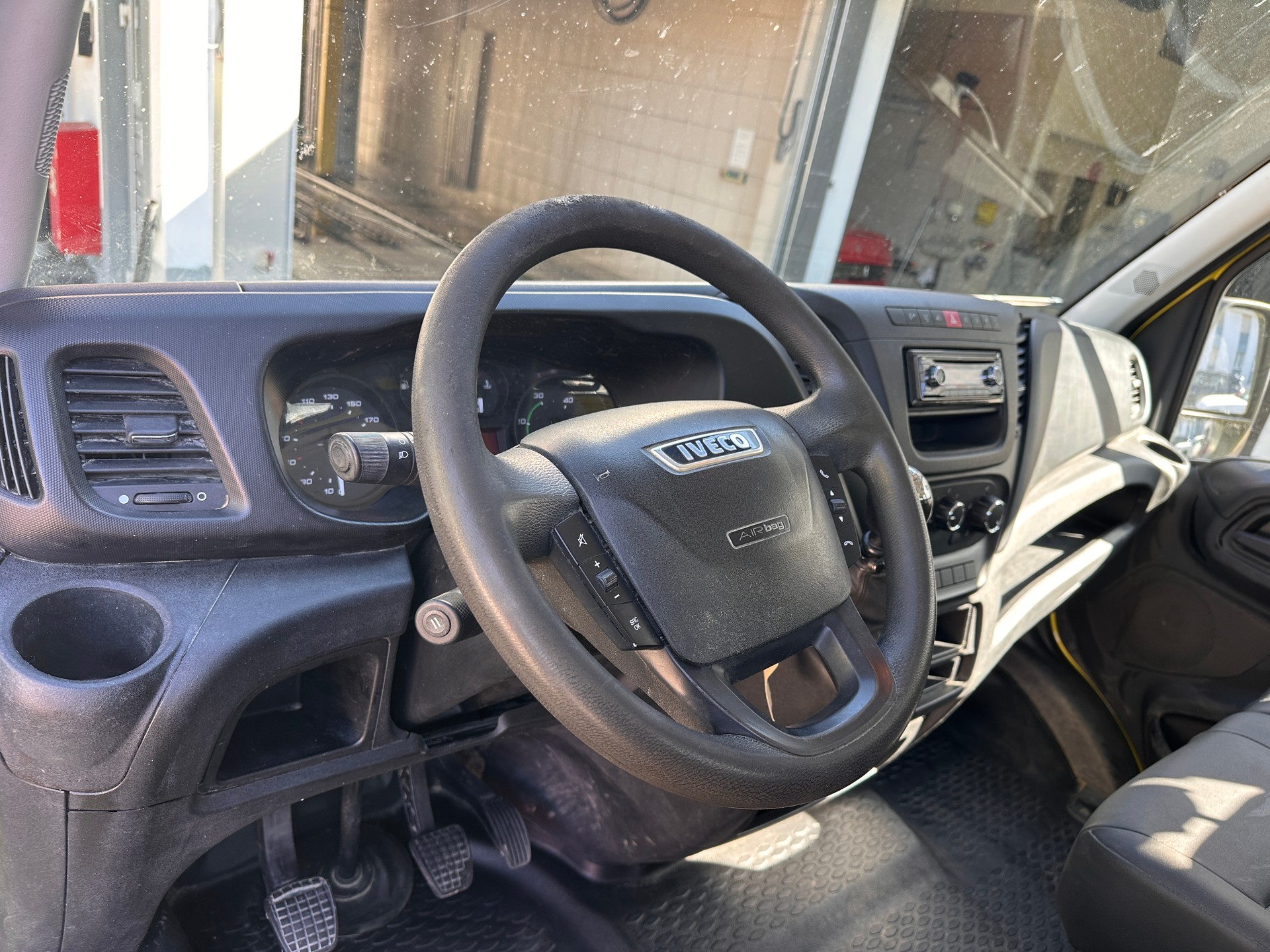 IVECO 35 S 15 D-image-8