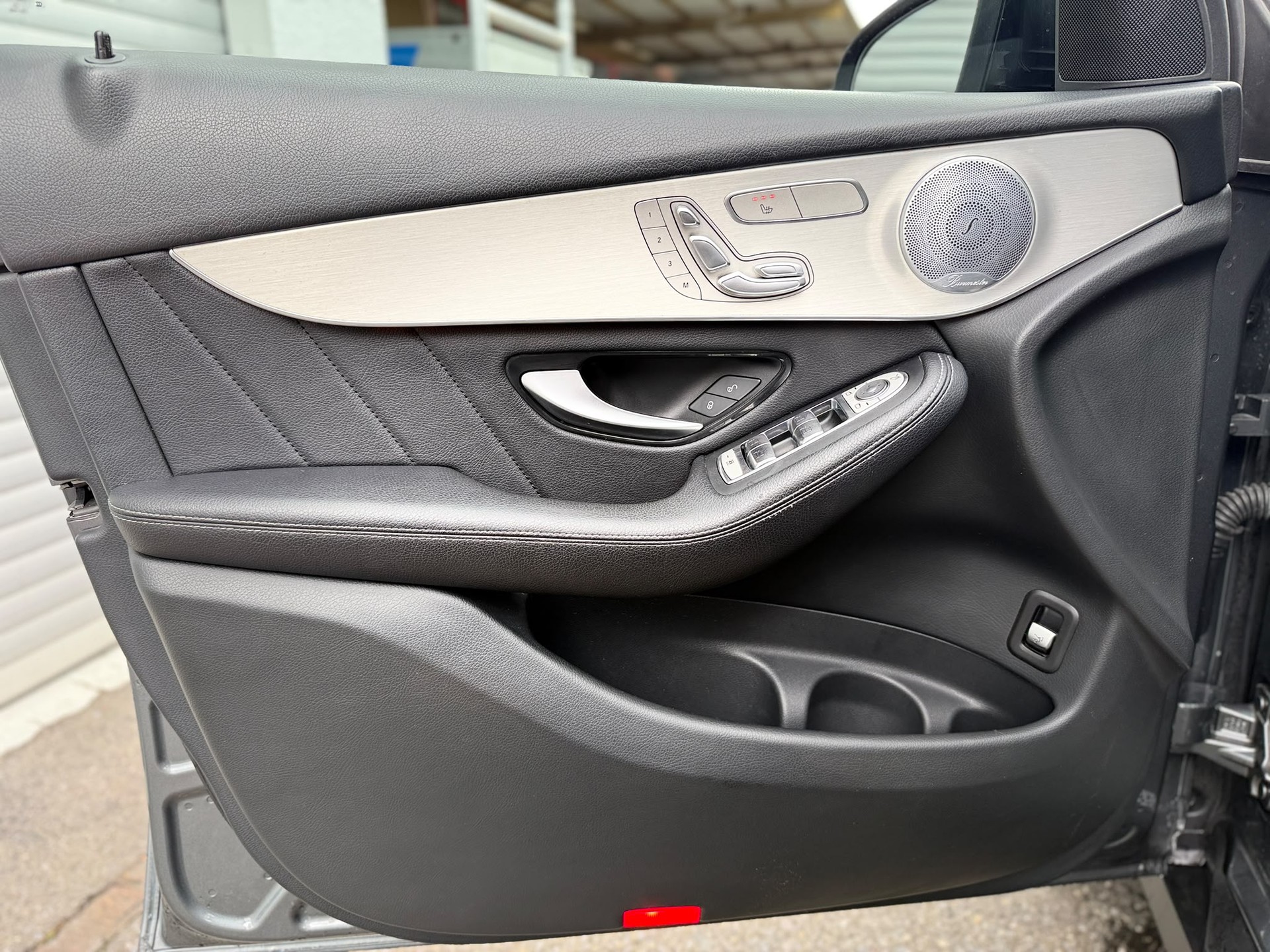 MERCEDES-BENZ GLC 300 AMG Line 4m-image-7
