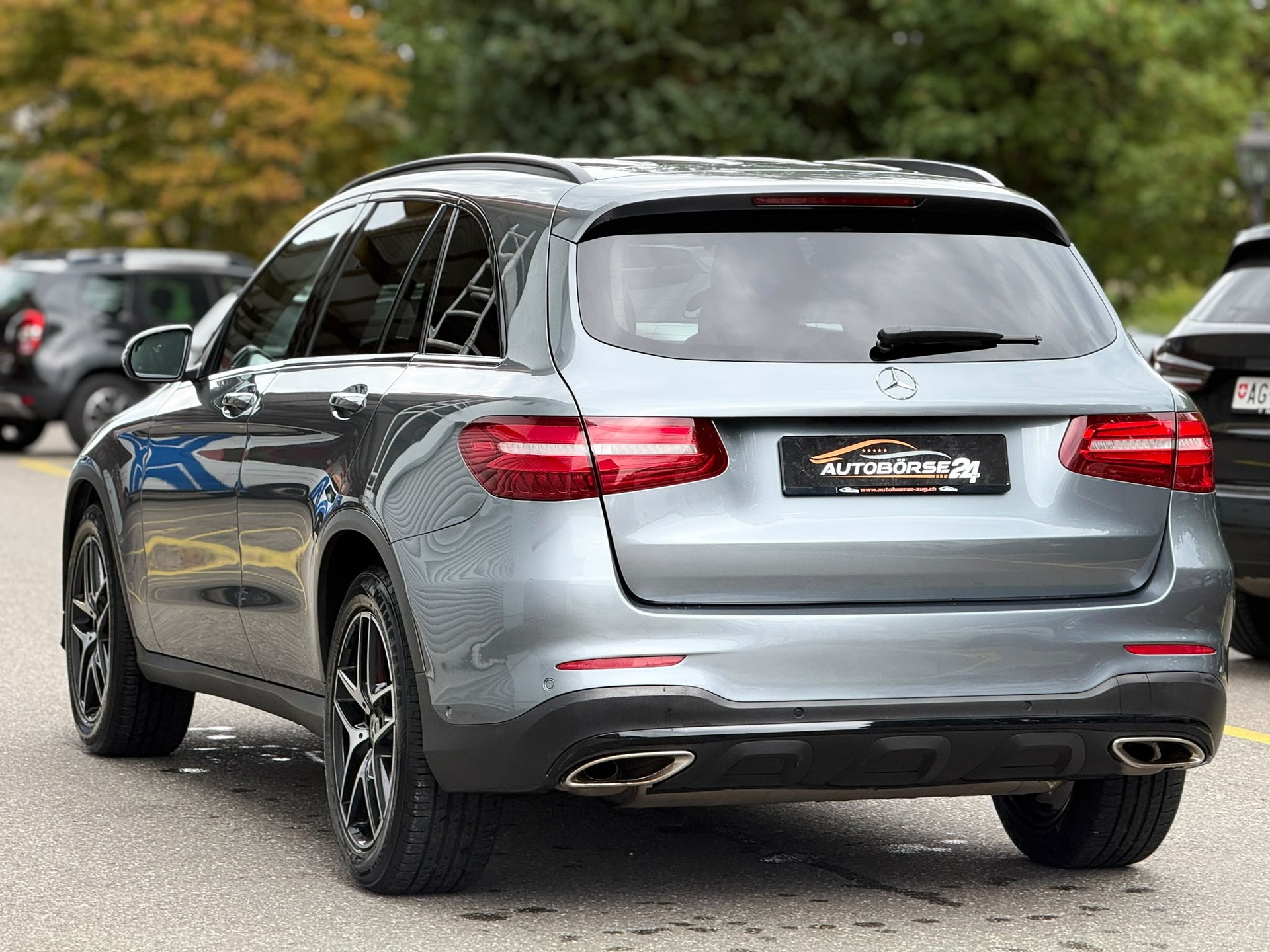MERCEDES-BENZ GLC 300 AMG Line 4m-showroom-element-3