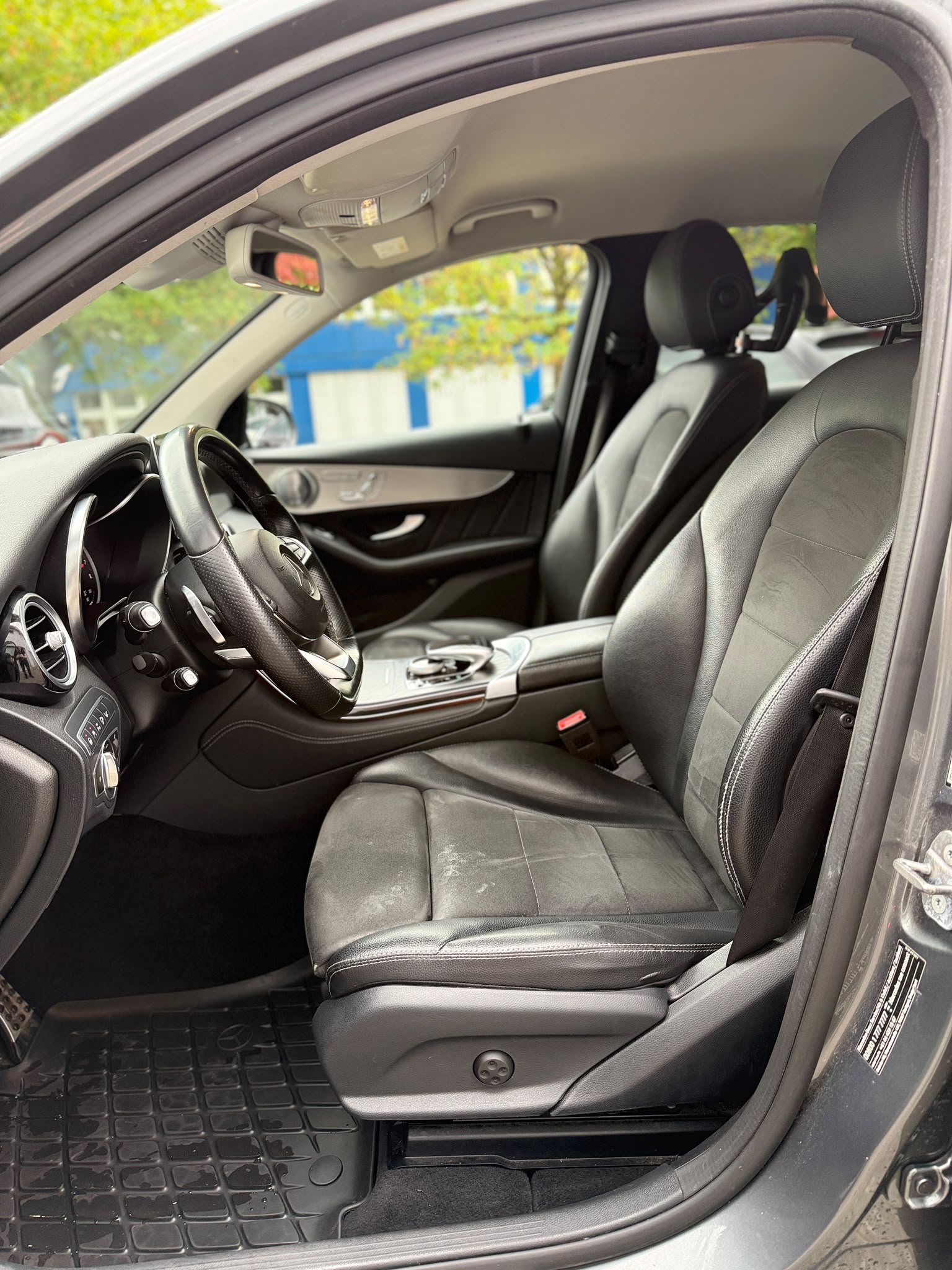 MERCEDES-BENZ GLC 300 AMG Line 4m-image-9
