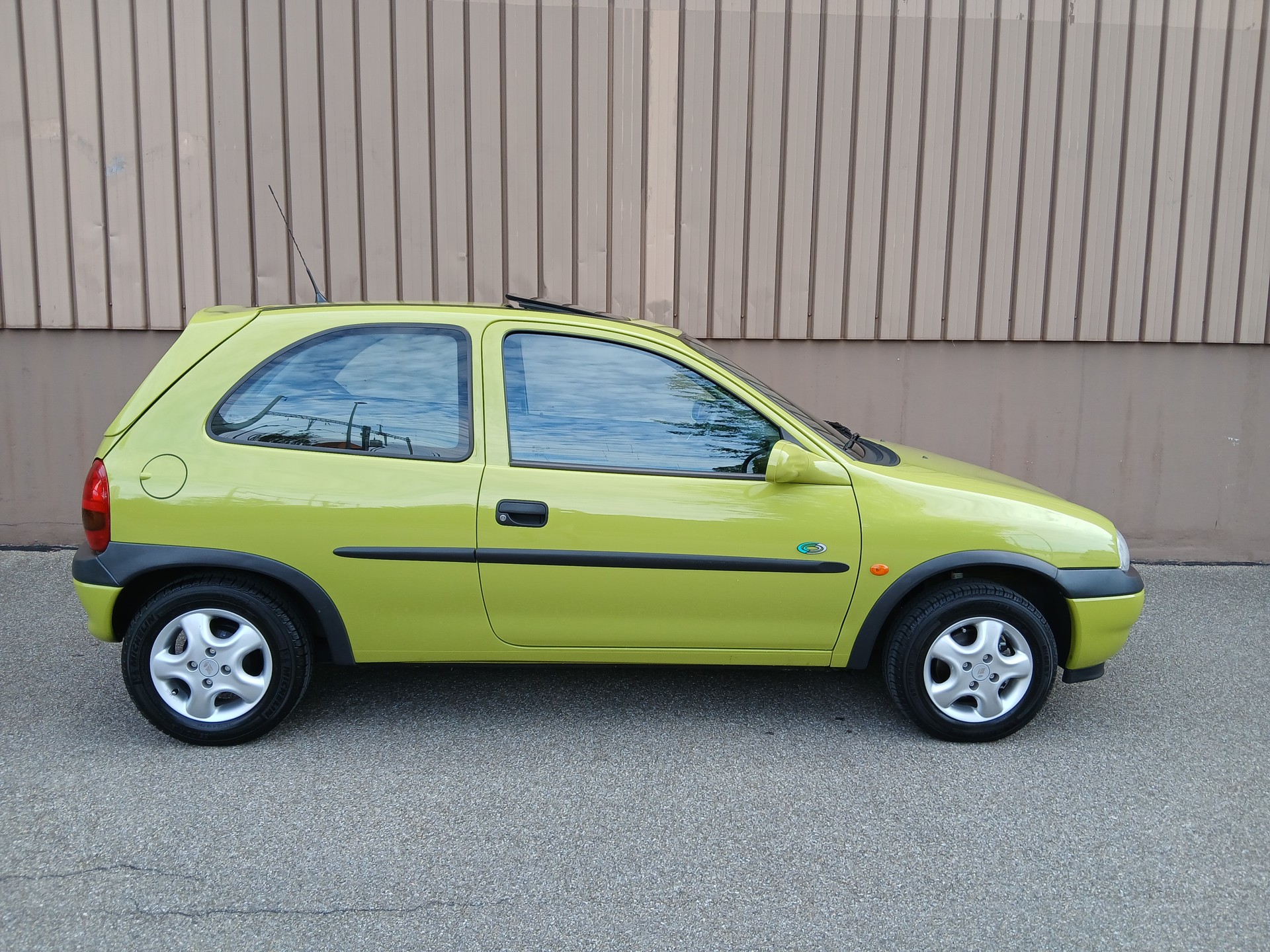 OPEL Corsa 1.2 16V Top-image-1