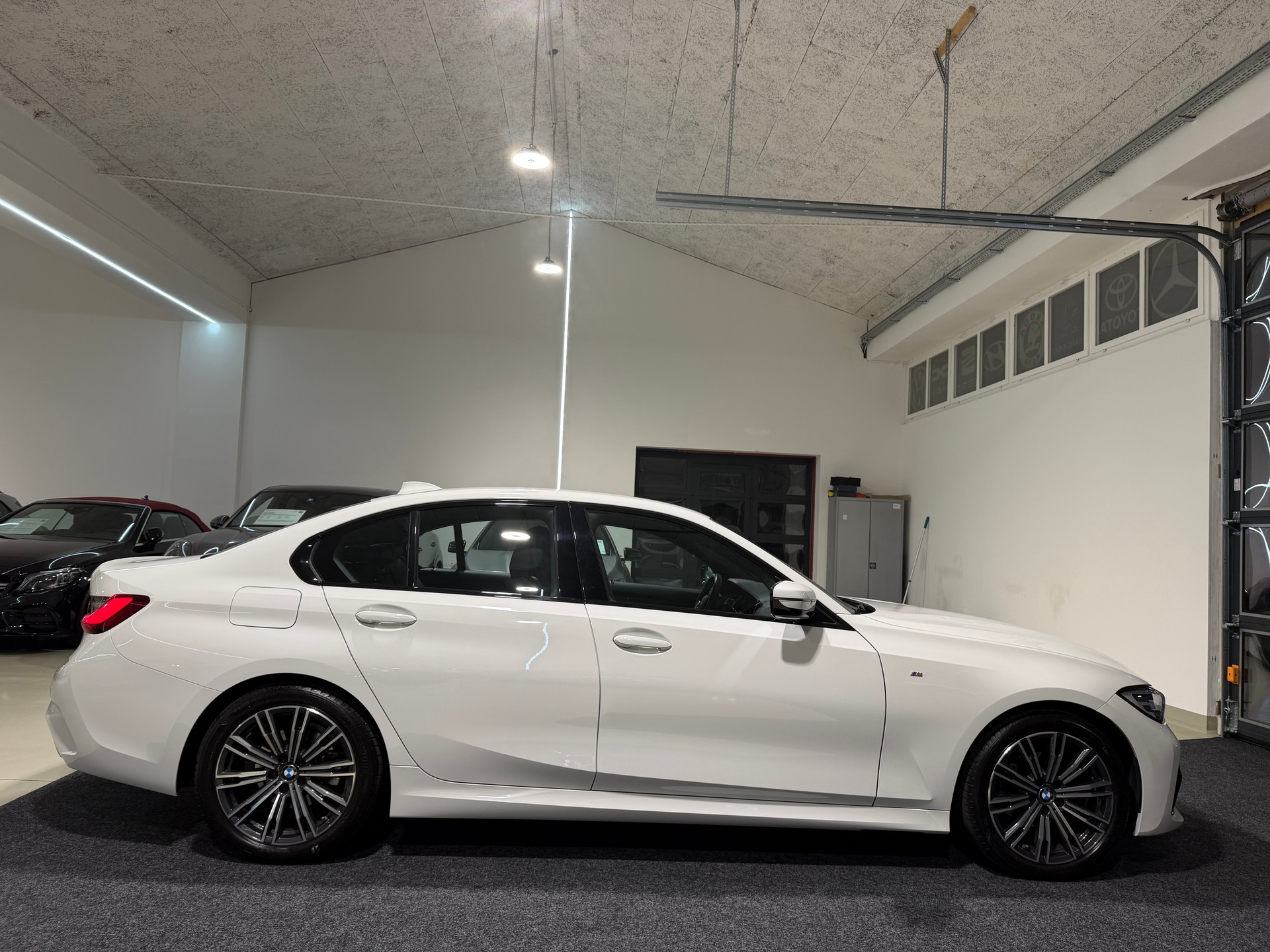 BMW 318i Steptronic M Sport-image-6