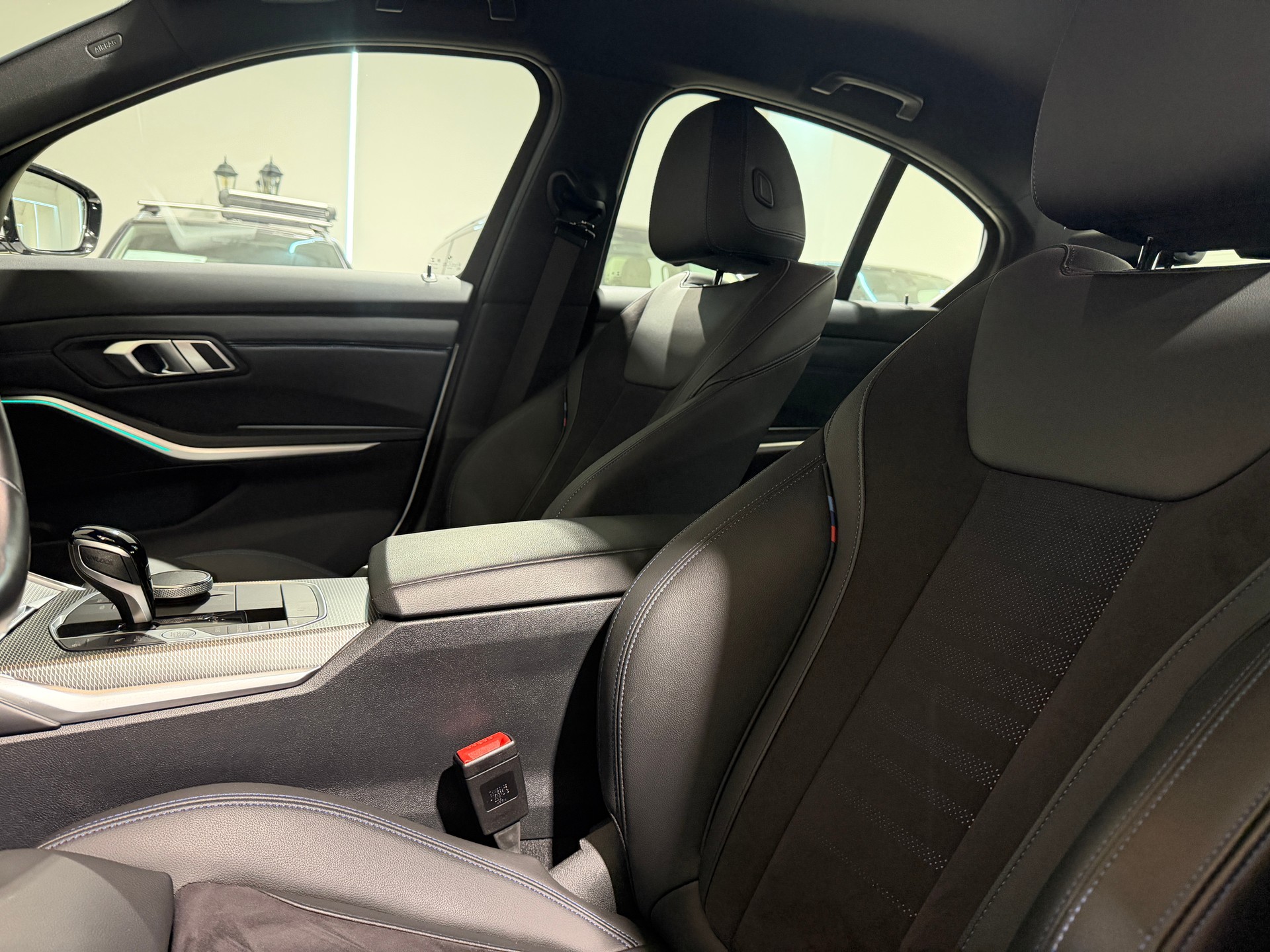 BMW 318i Steptronic M Sport-image-15