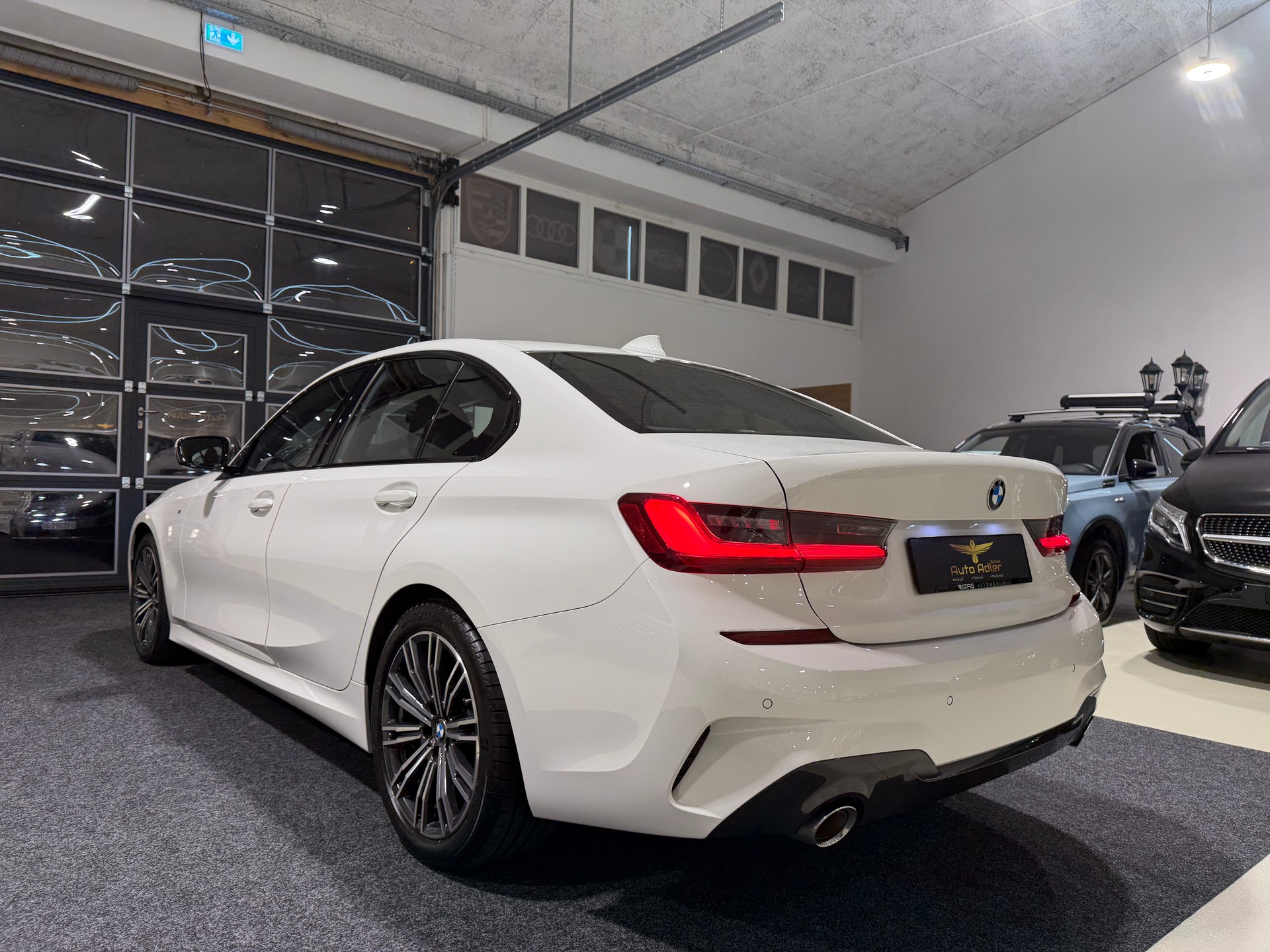 BMW 318i Steptronic M Sport-image-3
