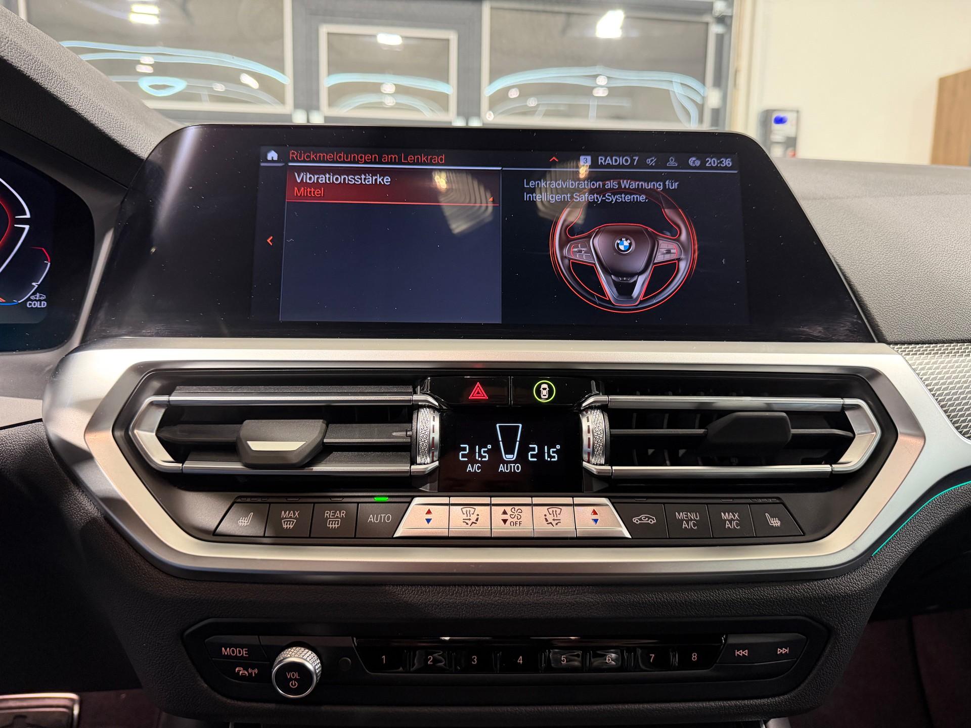 BMW 318i Steptronic M Sport-image-25