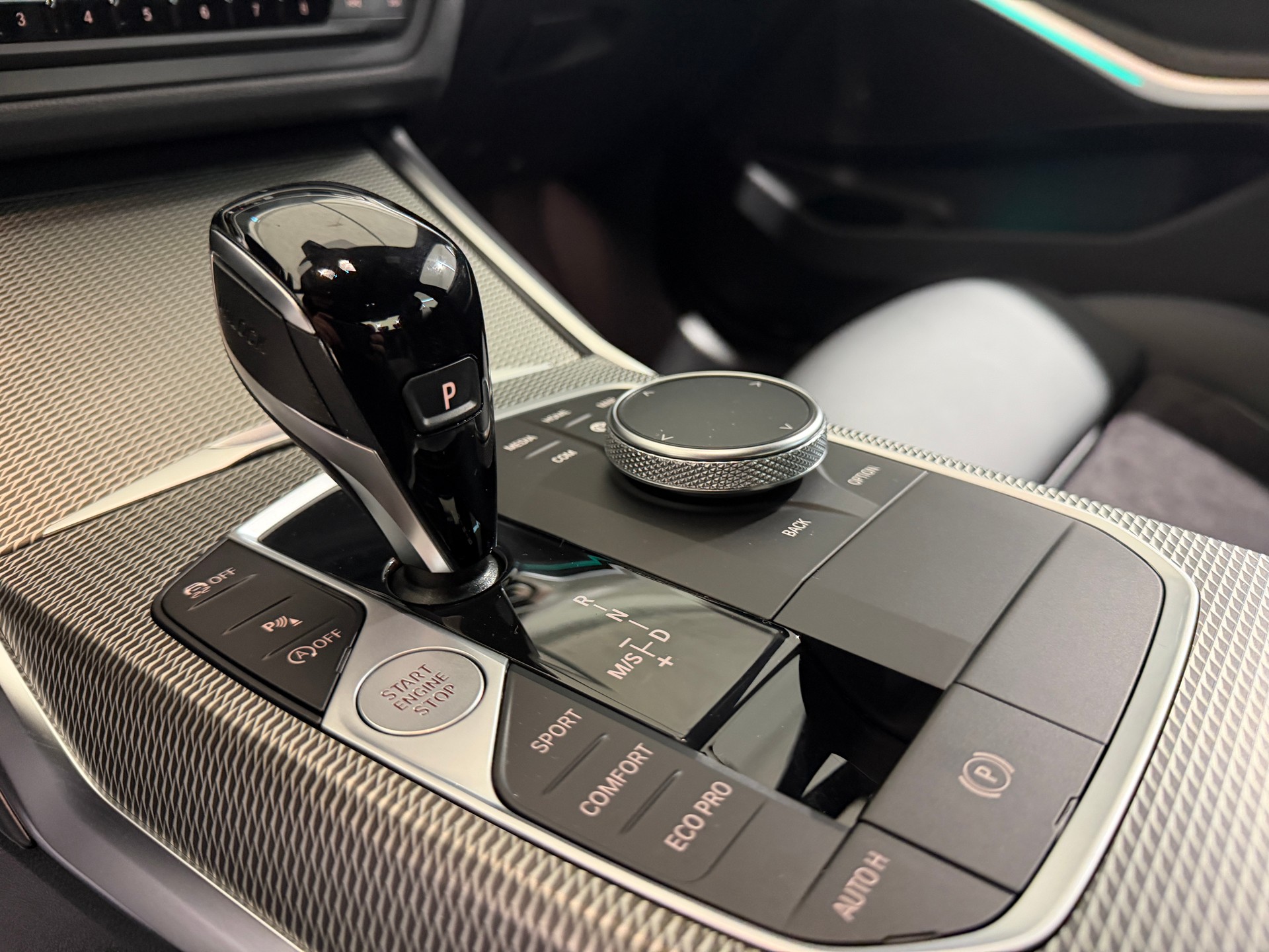 BMW 318i Steptronic M Sport-image-10