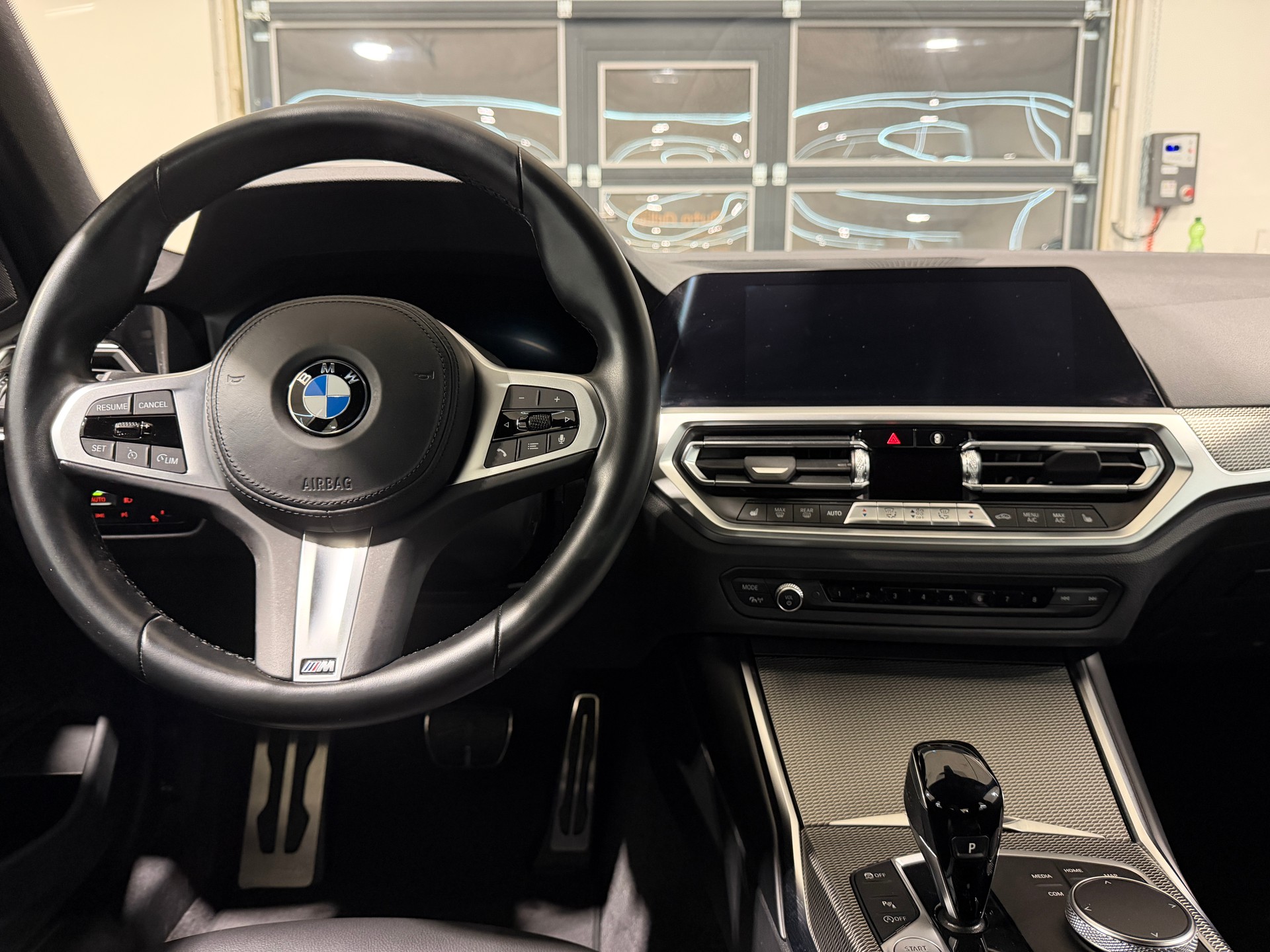 BMW 318i Steptronic M Sport-image-19