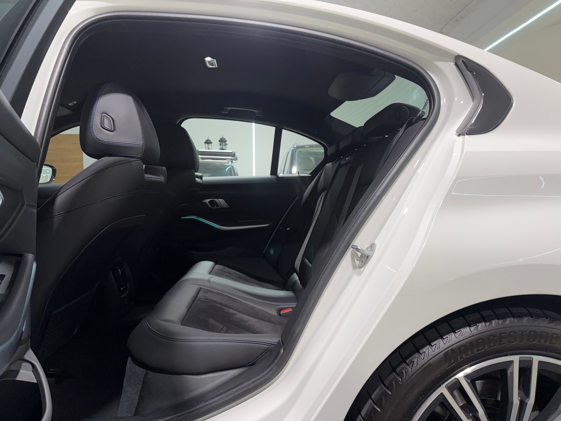 BMW 318i Steptronic M Sport-image-16